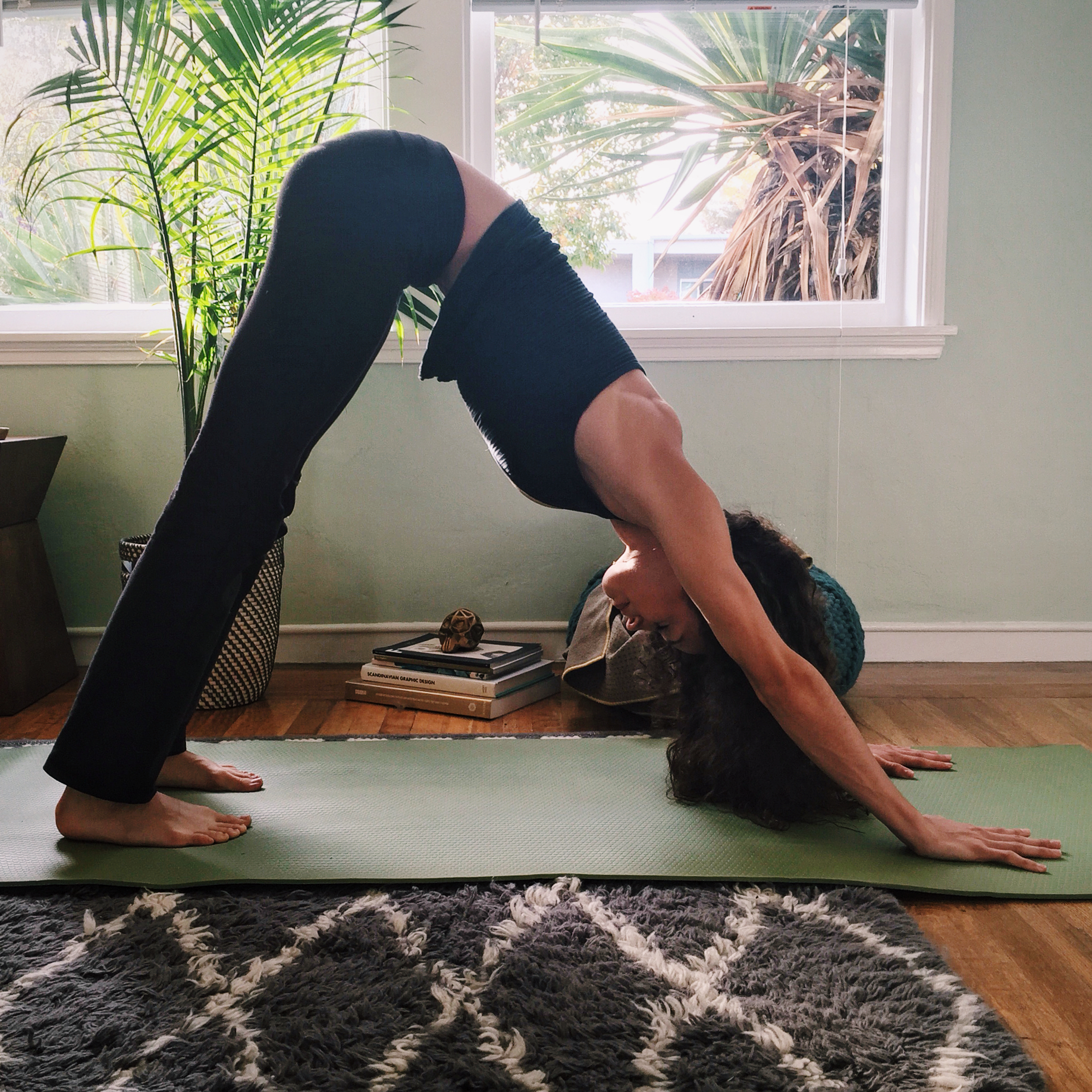 Adho Mukha Śvānāsana