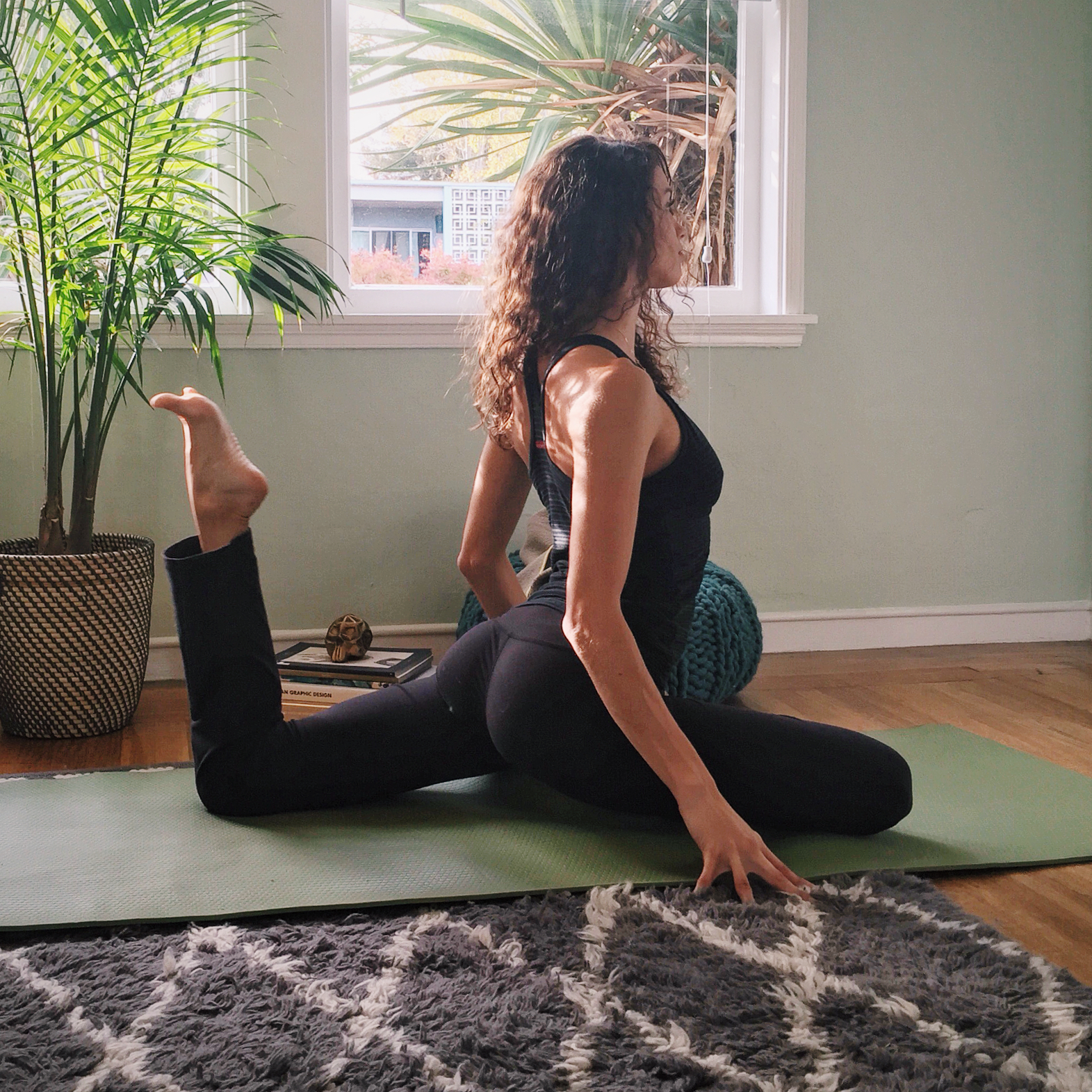 Rāja Kapotāsana Prep