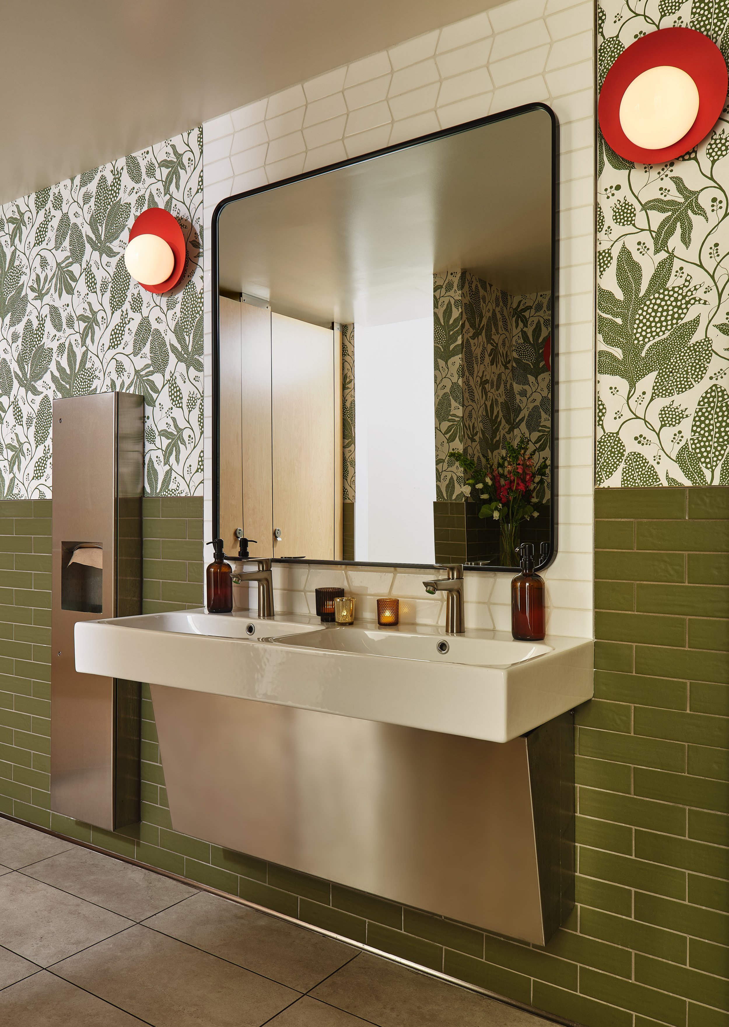 650VanNess_Bath_03.jpg