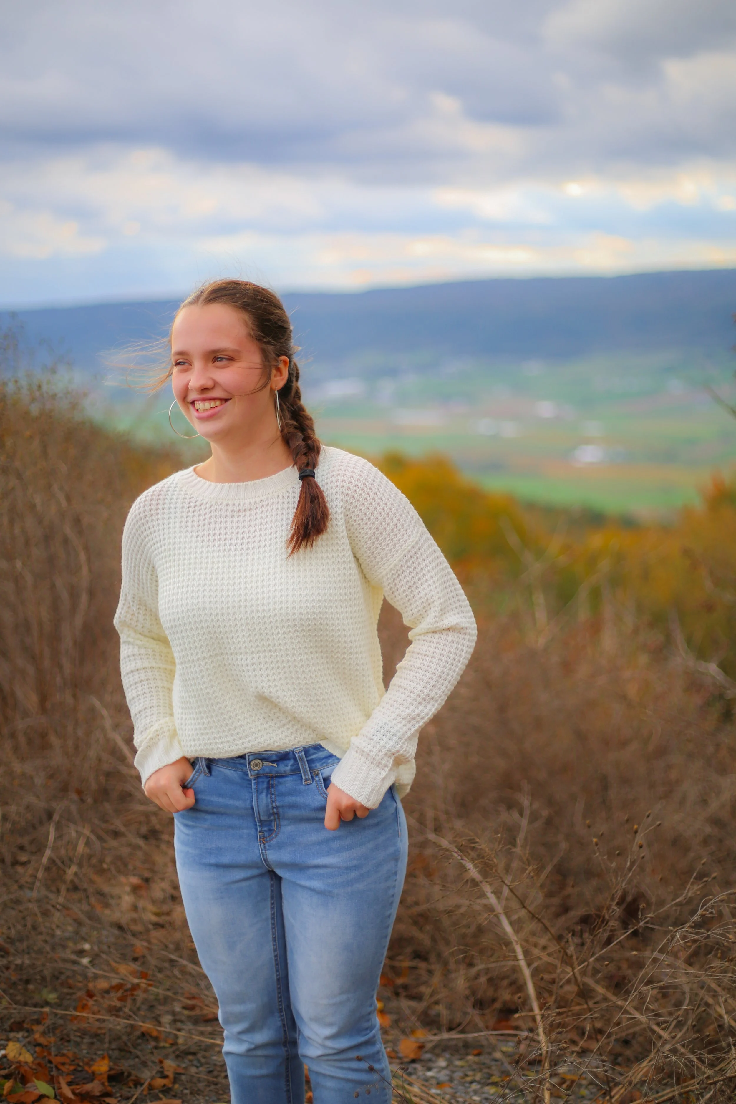 2023Oct_FalbLomie_SeniorPhotos063.jpg