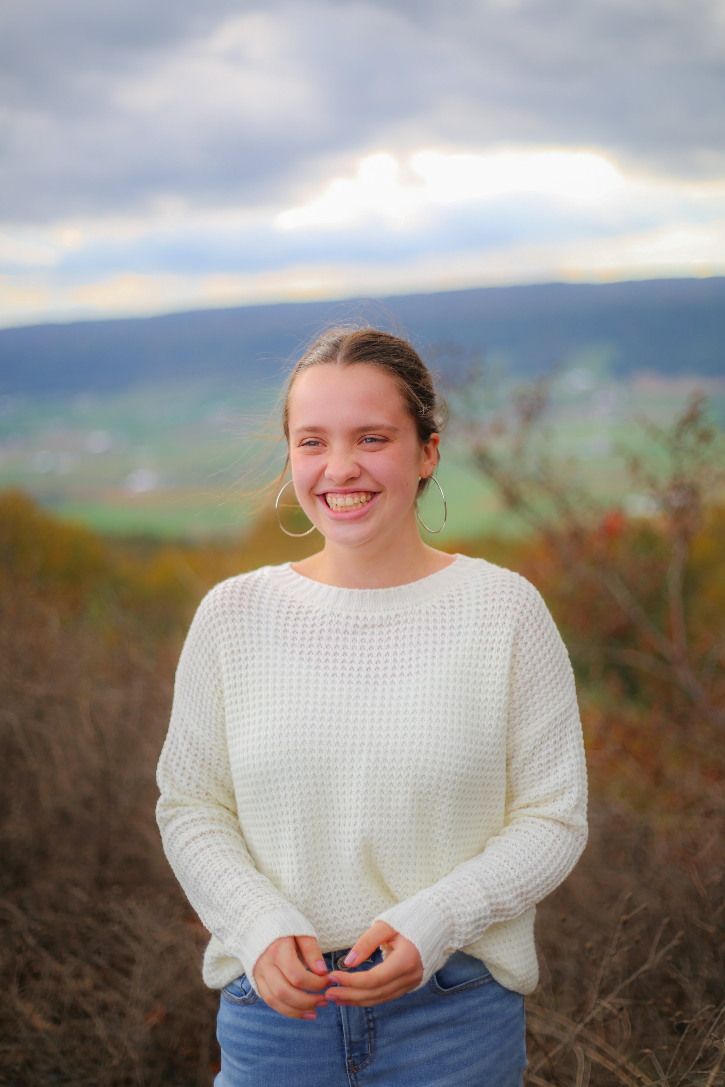 2023Oct_FalbLomie_SeniorPhotos062.jpg