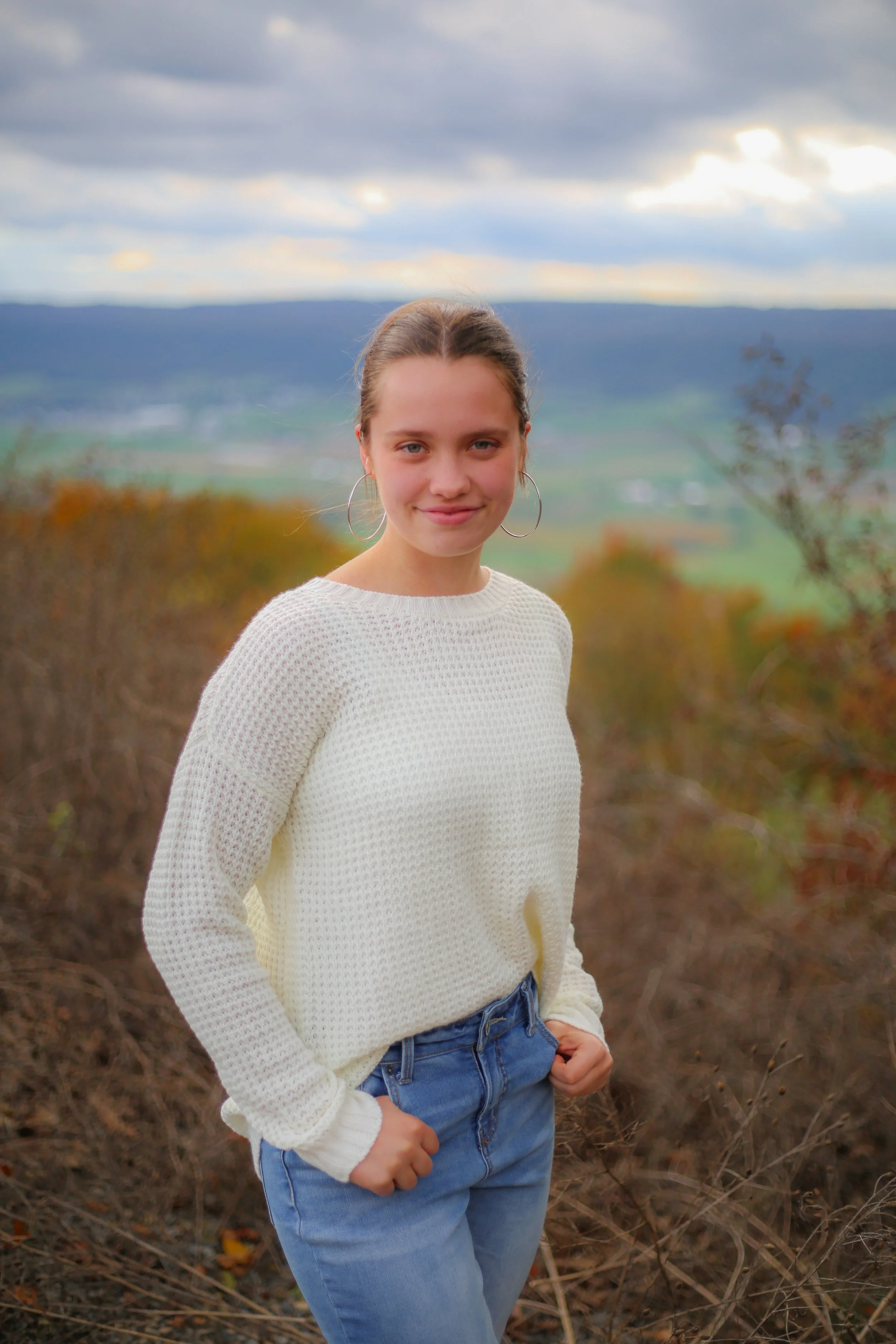 2023Oct_FalbLomie_SeniorPhotos073.jpg