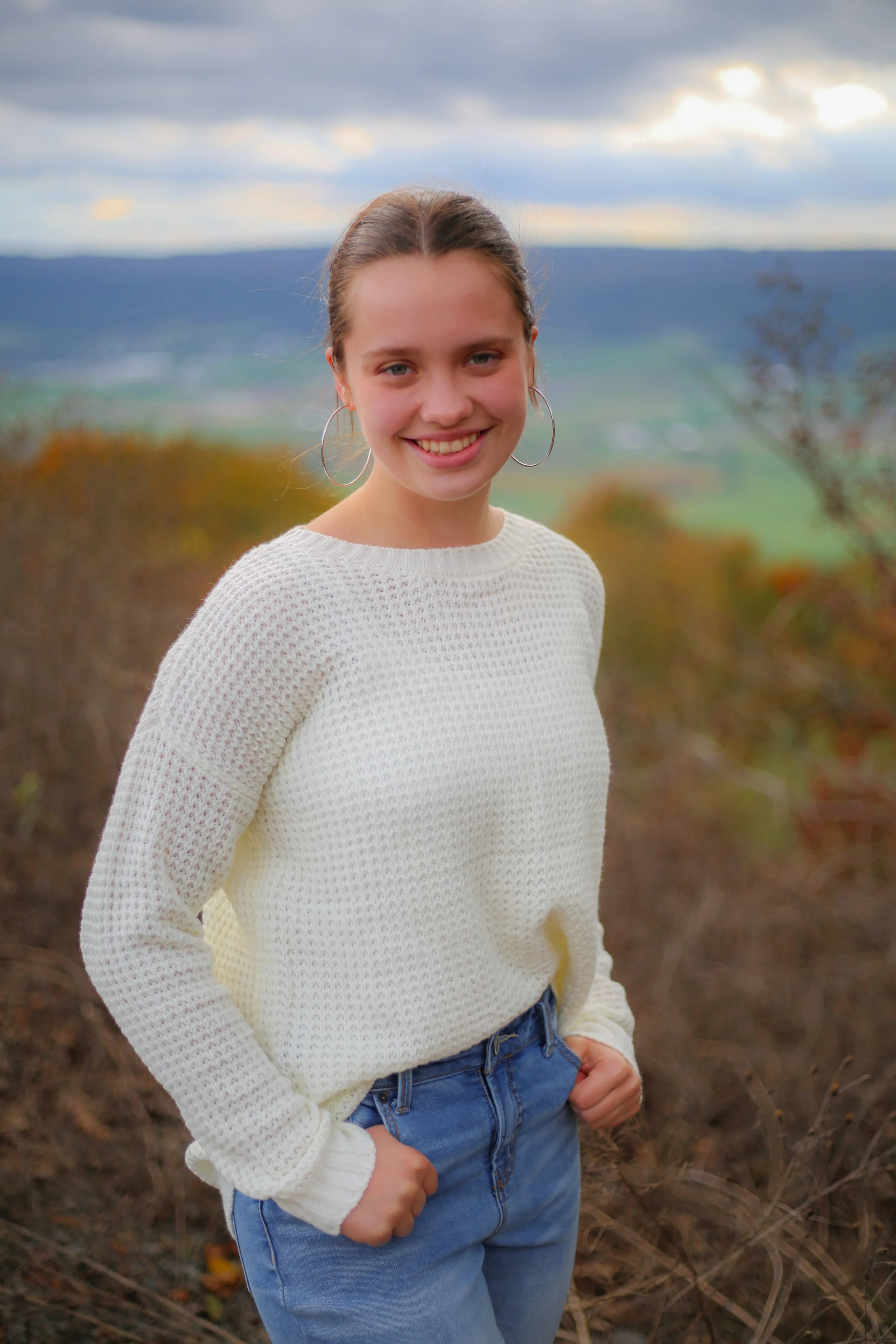 2023Oct_FalbLomie_SeniorPhotos074.jpg