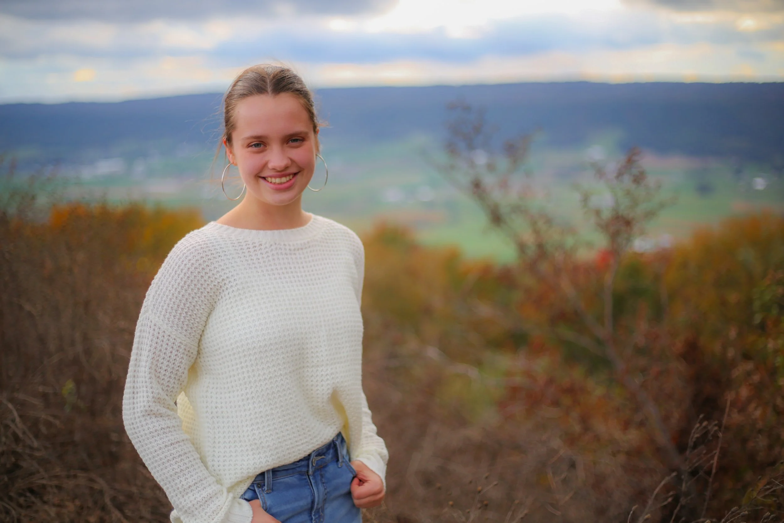2023Oct_FalbLomie_SeniorPhotos075.jpg