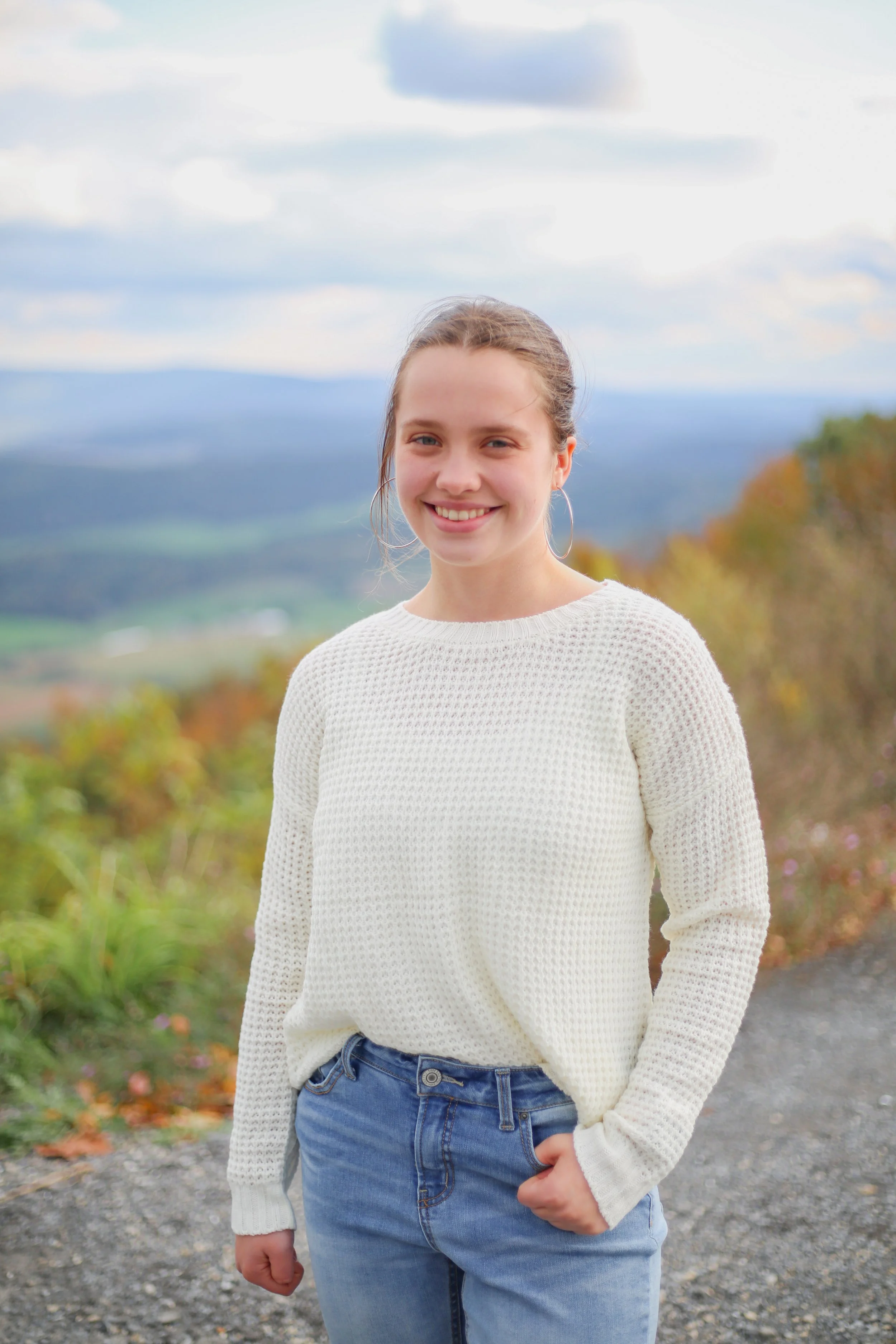 2023Oct_FalbLomie_SeniorPhotos124.jpg