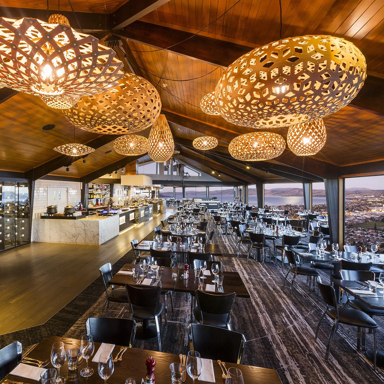 <a class='image_slide_a' href='/skyline-stratosfare-restaurant'>SKYLINE STRATOSFARE RESTAURANT<strong>VIEW PROJECT</STRONG></a>