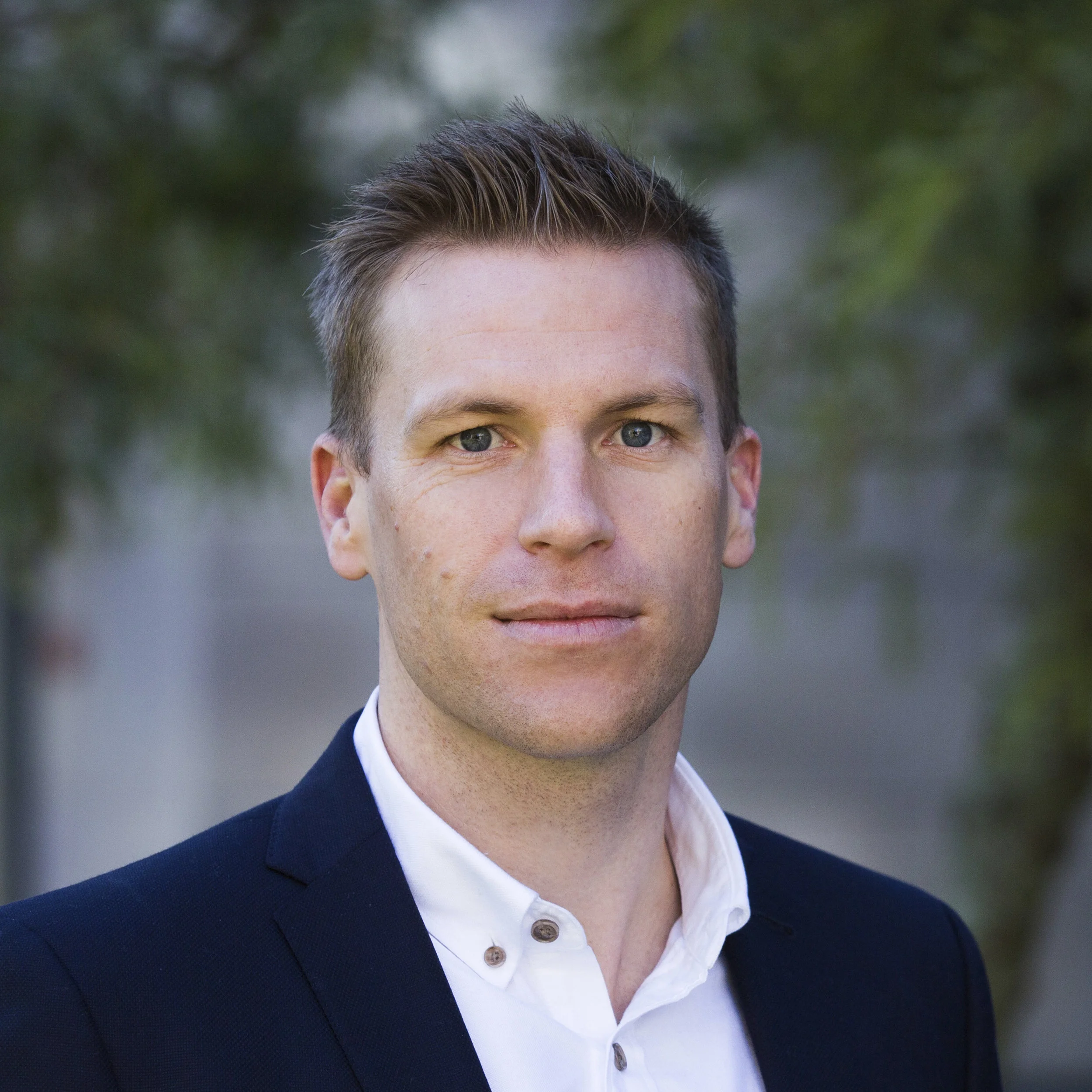 Tim Graham Associate Director