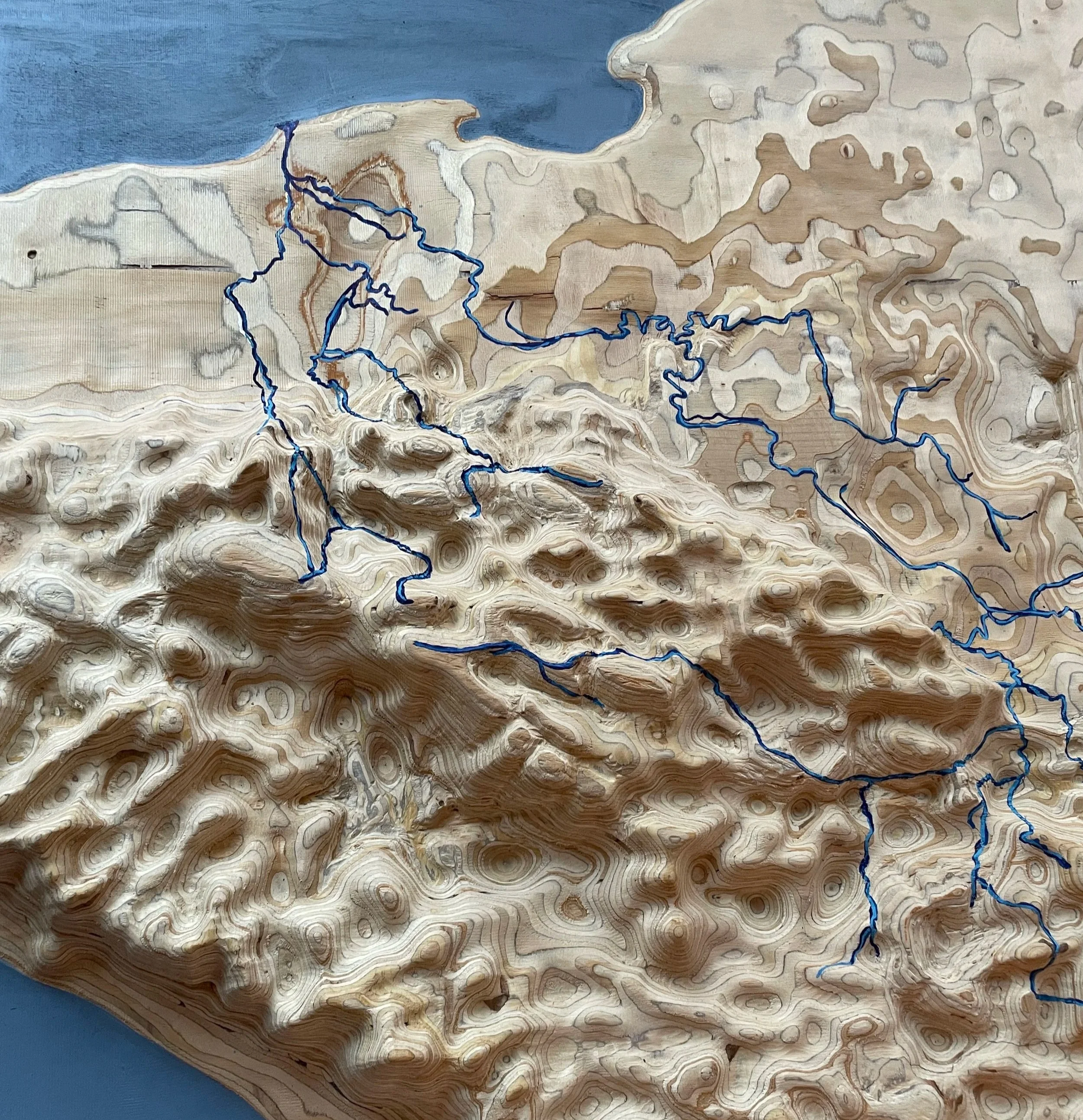  Flowing from the mountains of Guatemala to the Gulf of Mexico, the Usumacinta is considered the last living river in the country, due to its uninterrupted current and the diversity of flora and fauna it still sustains. Its current name carries the t
