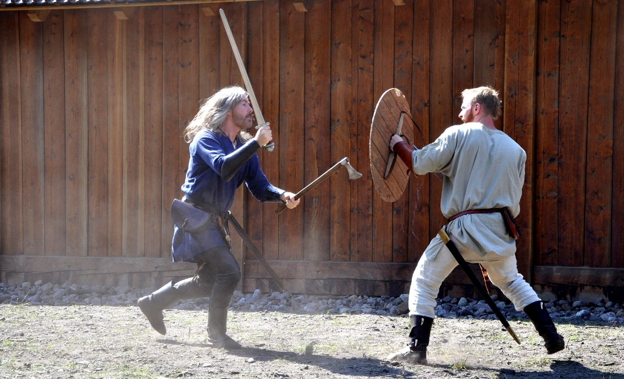 combat glima - Holmgang - viking duel - tyr neilsen - Photo: T. Neilsen - B. Wemundstad