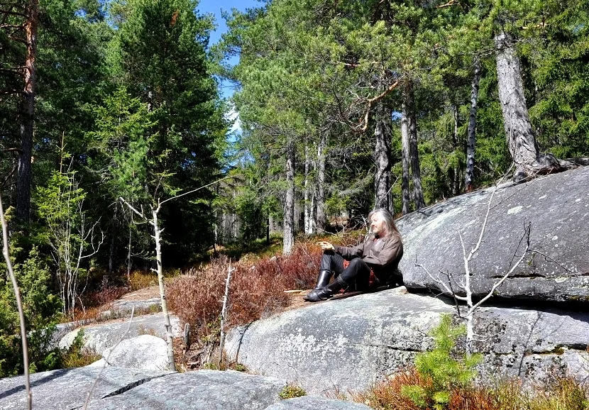 Utesitting tyr neilsen - photo B. Wemundstad