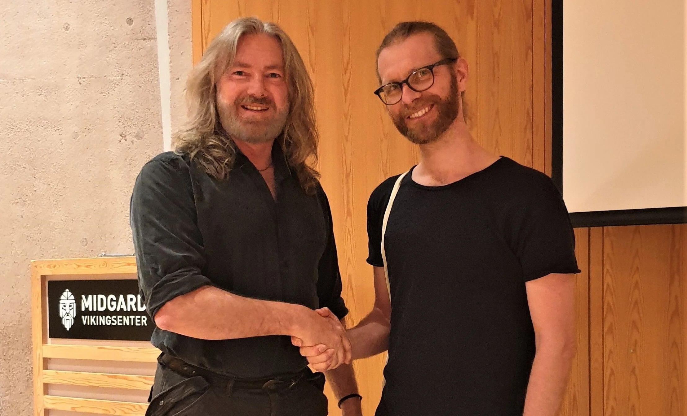 Tyr Neilsen with Vegard Vike at his lecture on Norwegian Viking Swords