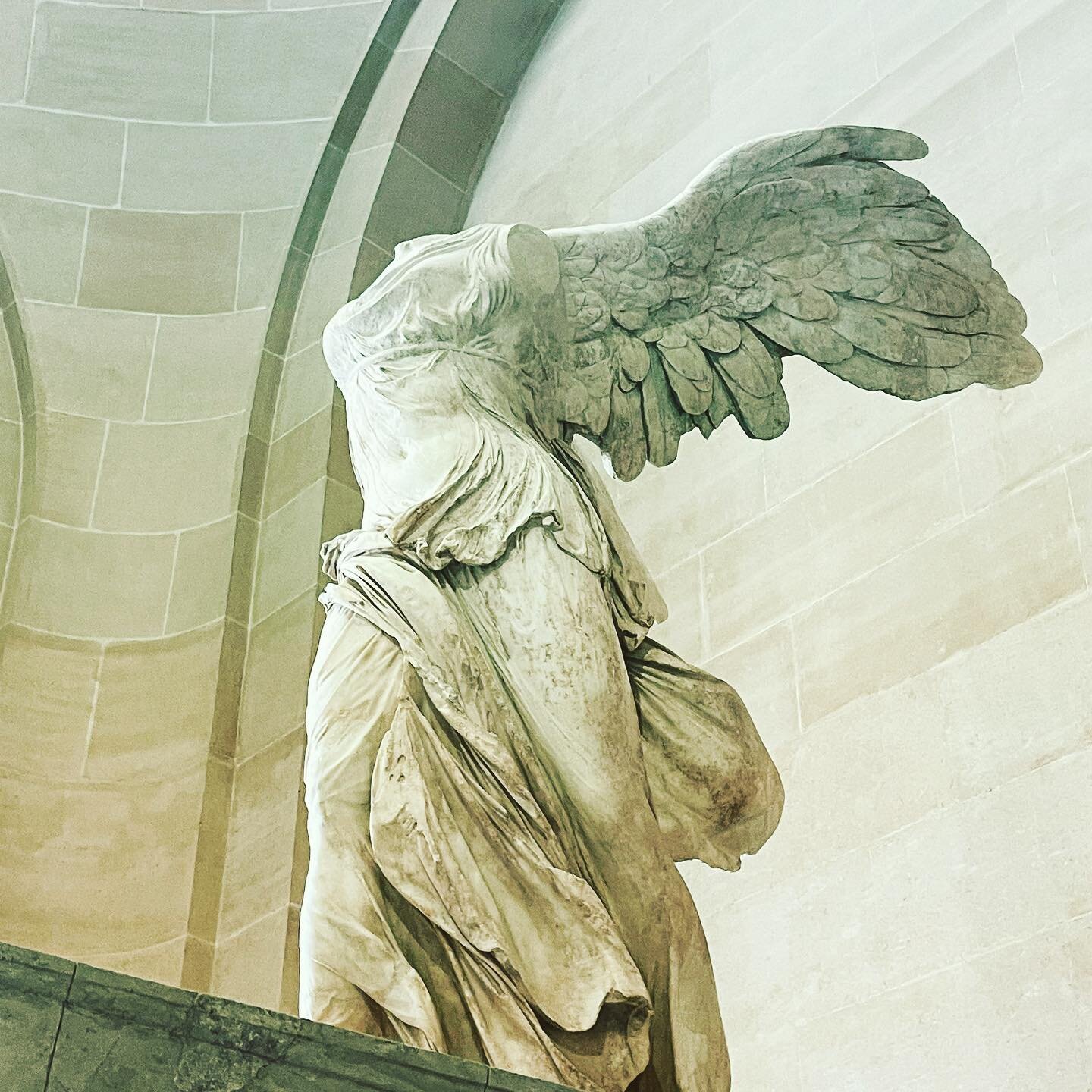 The Winged Victory of Samothrace 🤍
landing in our field on this New Moon to refresh our wings + ignite the Victorious Mind to magnetize profound courage, grace + brighter being in all our relationships 🌚💎🕊