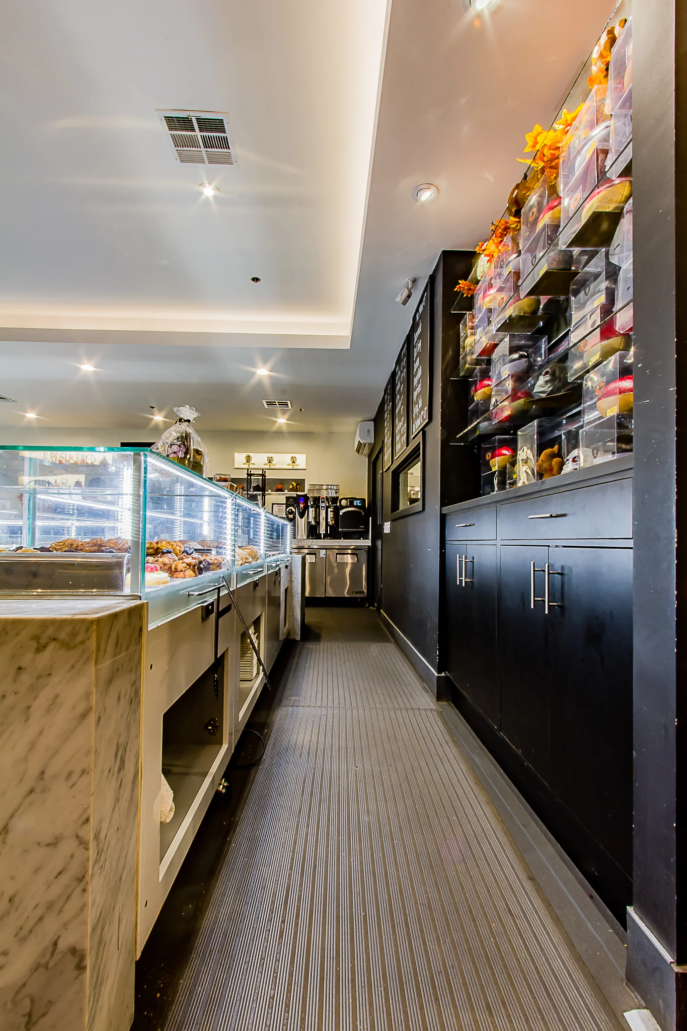 Dscheme_Alexanders_Patisserie_078-HDR.jpg