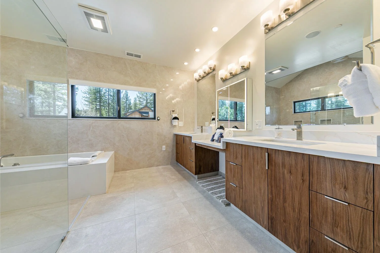 10010 Chaparral Ct Truckee CA-large-032-039-Interior-1500x1000-72dpi.jpg