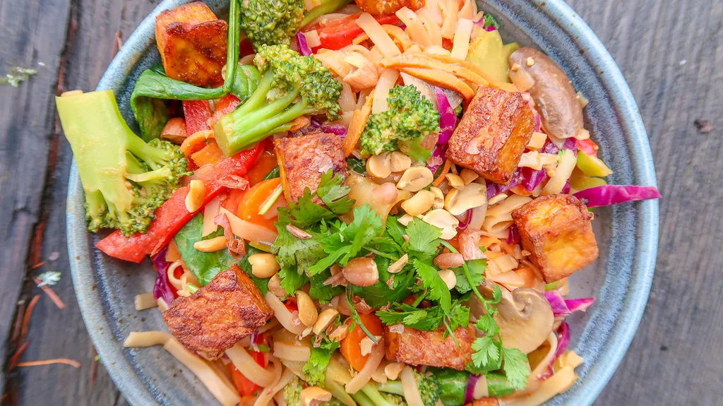 Plant-Positive-Pad Thai Tempeh Tofu- IMG_5392.jpg