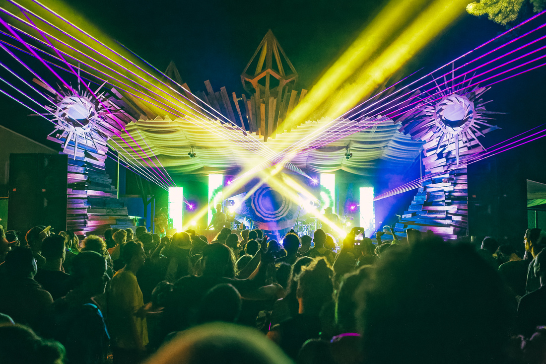The Main Stage. Photo credit: CMK Photography
