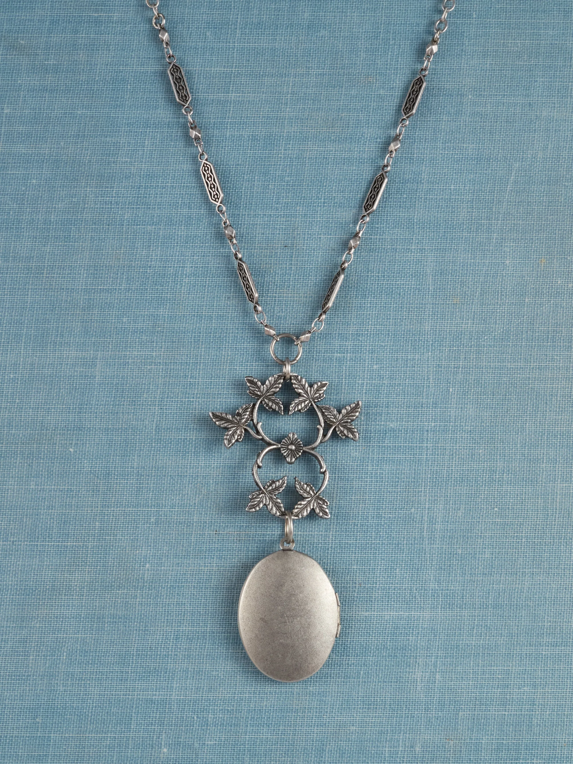 Fluer I Adore Locket