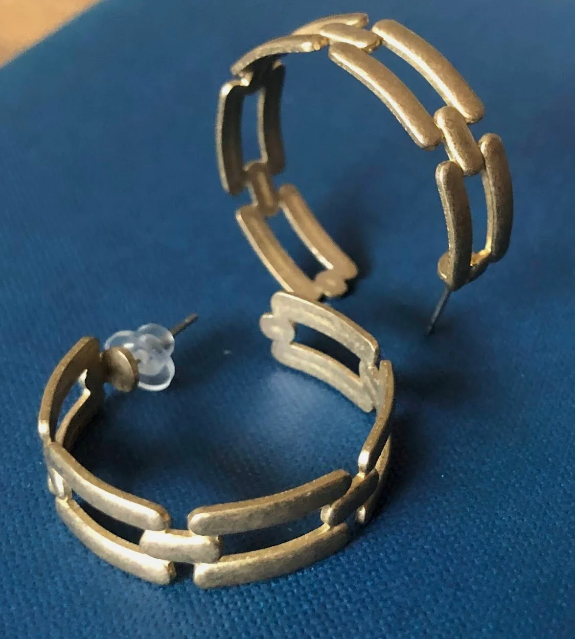 C3D5AB0C-C296-4188-9DE9-AEA1BE7E4EB6