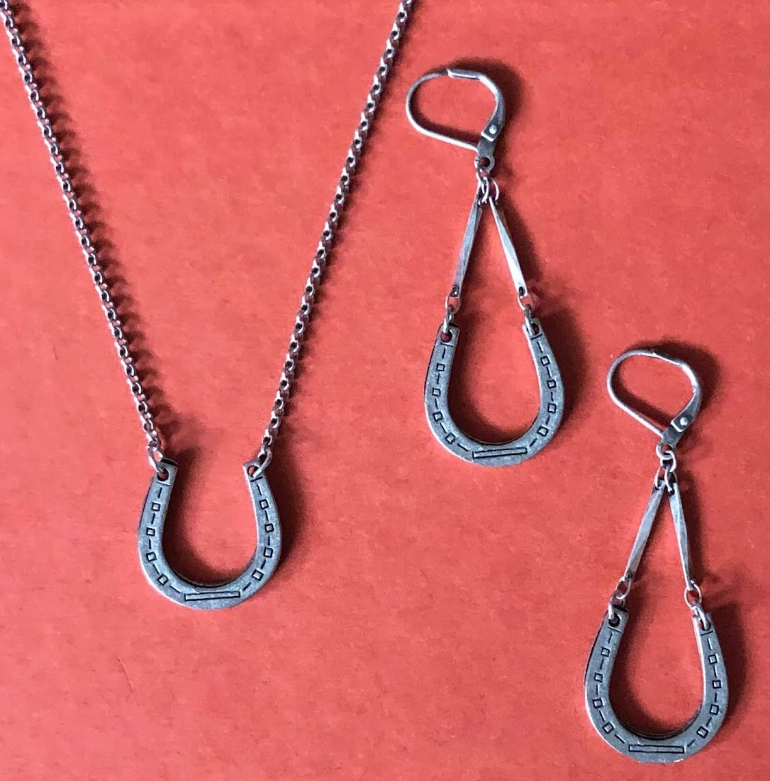 561E7D24-0104-4B33-9A47-645D6776EF3E