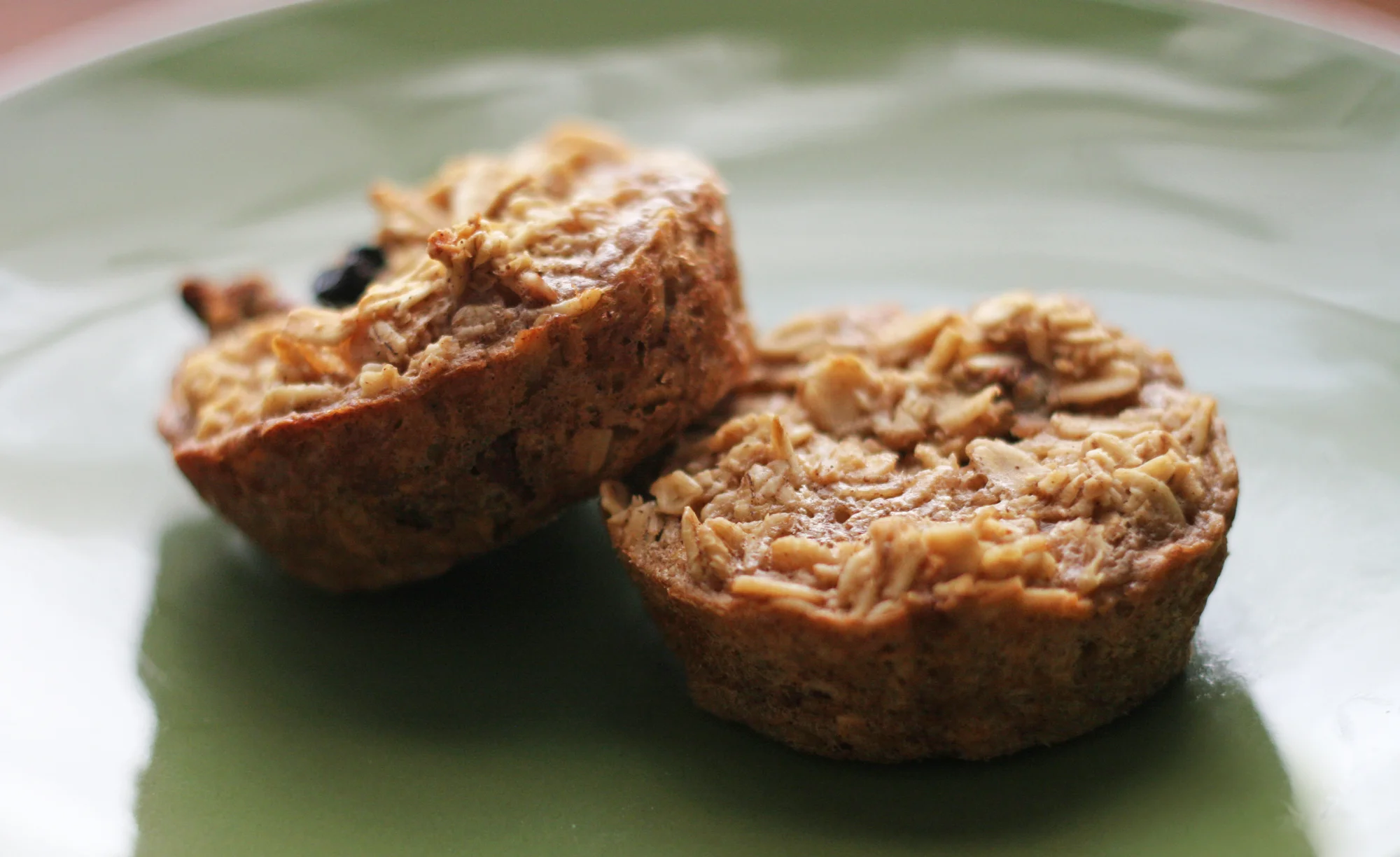 oatmeal-muffins-on-green-plate.jpg