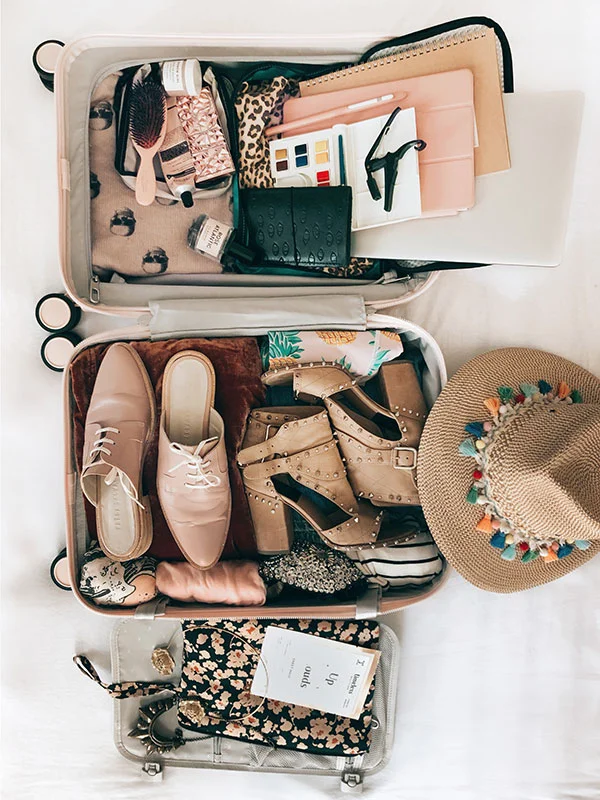 carryontravelspeck2.jpg