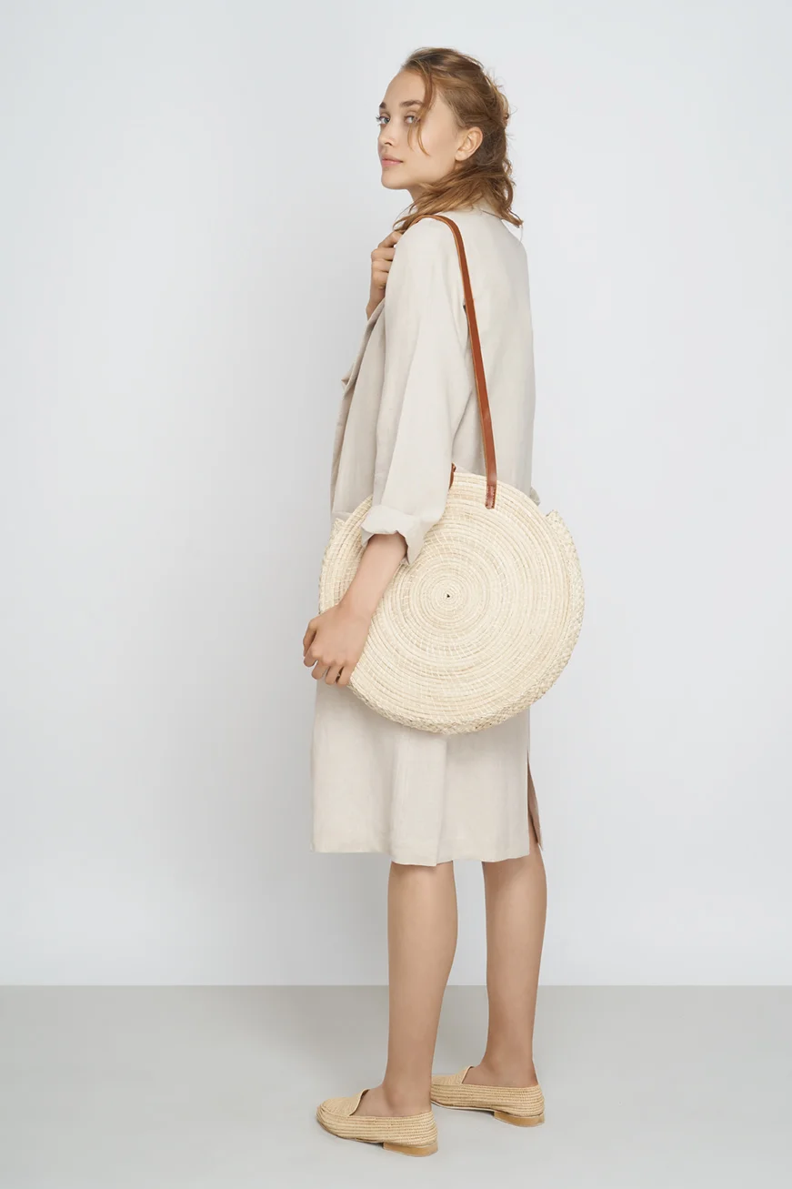 JF_SS18_Lookbook_Prema_Coat_beige_Sol_Bag_1.jpg