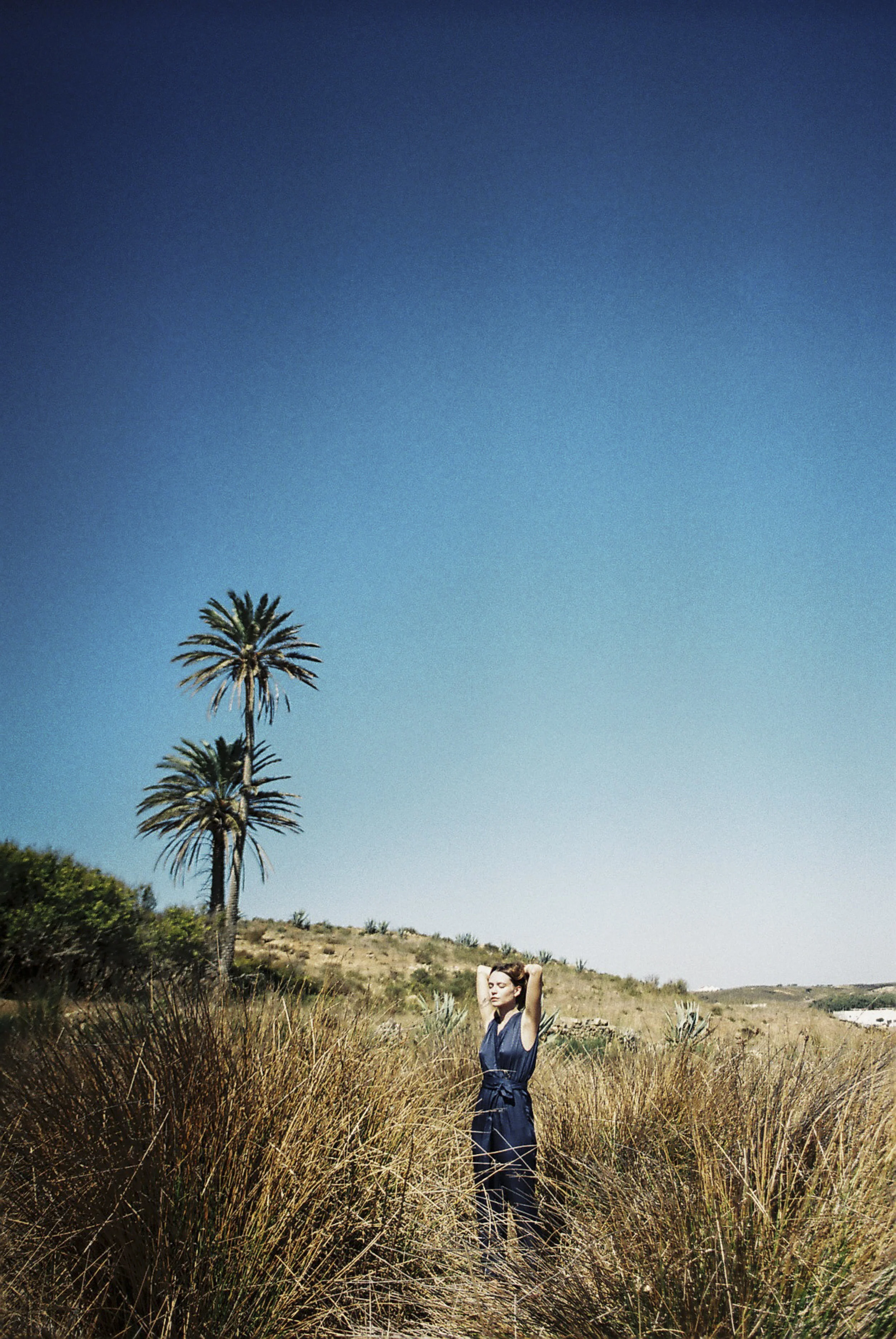 JF_SS18_Campaign_Divya_Jumpsuit_night-blue_1.jpg