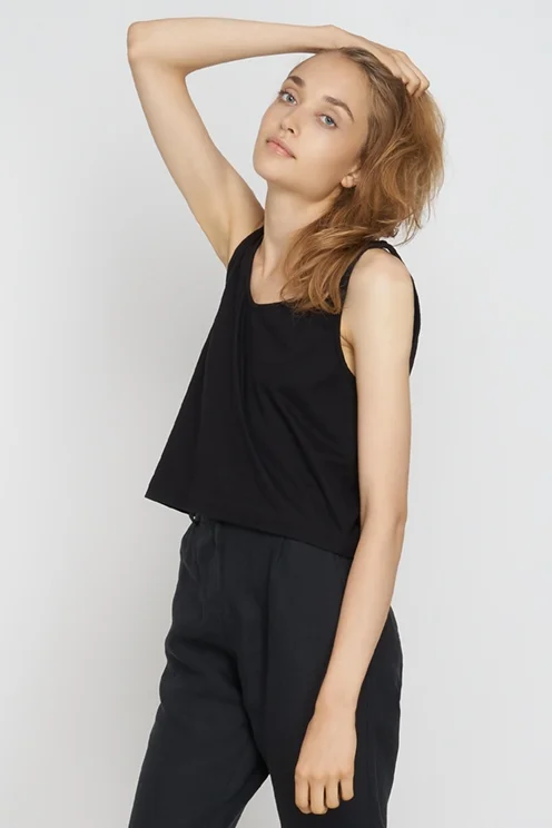 JF_SS18_Lookbook_Chana_Top_black_Macondo_Trousers_black_2.jpg