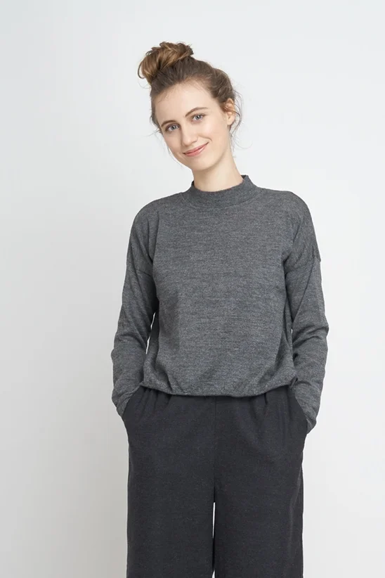 JF_AW18_Lookbook_Arvo_Sweater_slate_Charlotte_Trousers_black_1.jpg