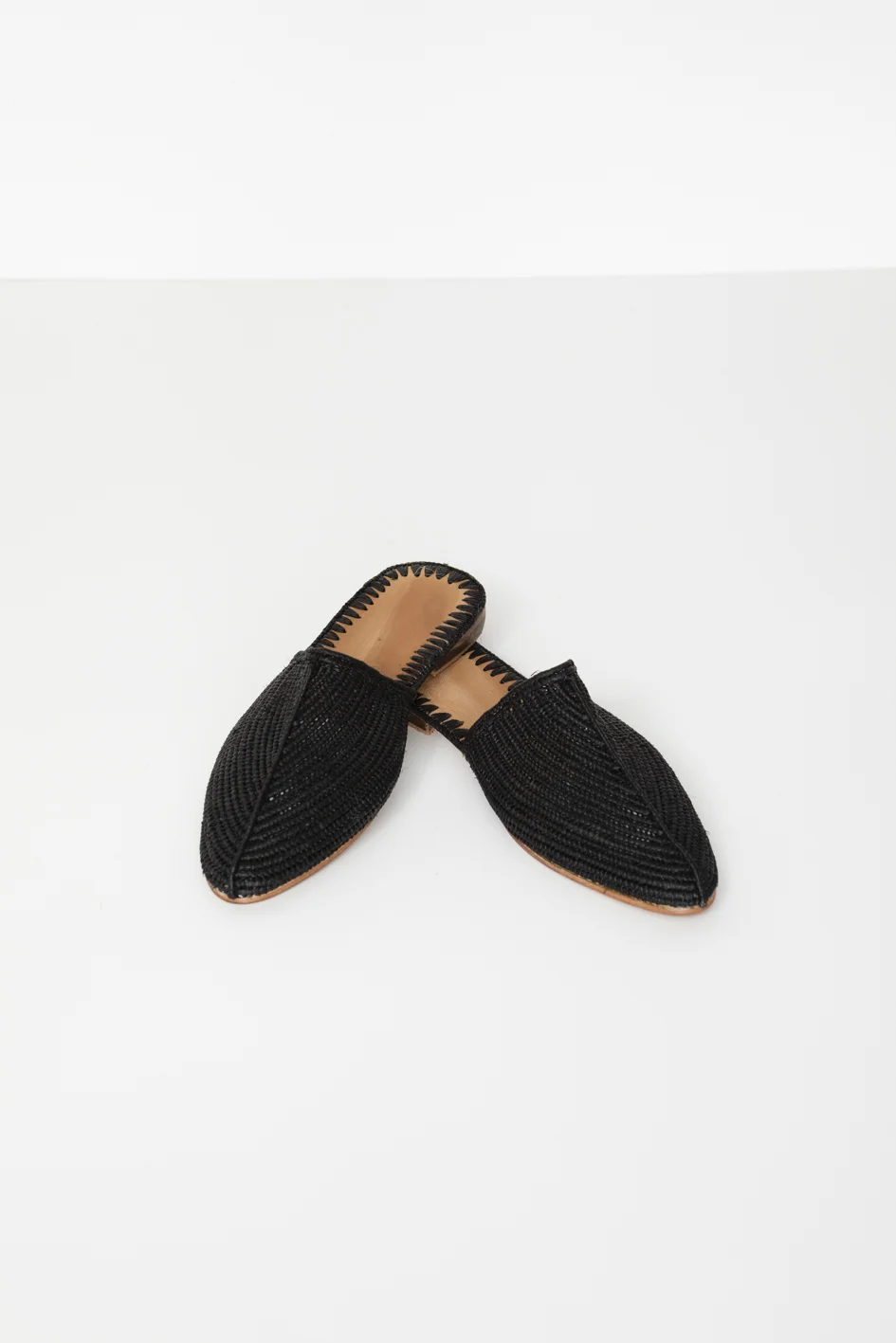 JF_SS20_Product_Shoes1_Black-003.jpg