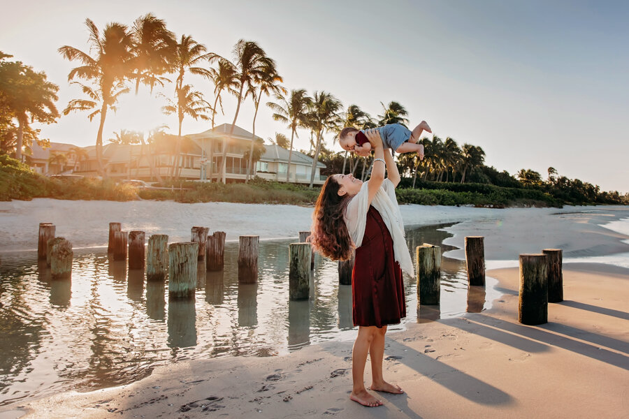 Of all the things my hands have held, the best by far is you!  #naplesbeach #naplesphotographer #swflstrong #swflphotography #naplesnewbornphotographer #napleslifestylephotographer #swflsmallbusiness  #sunrisesession