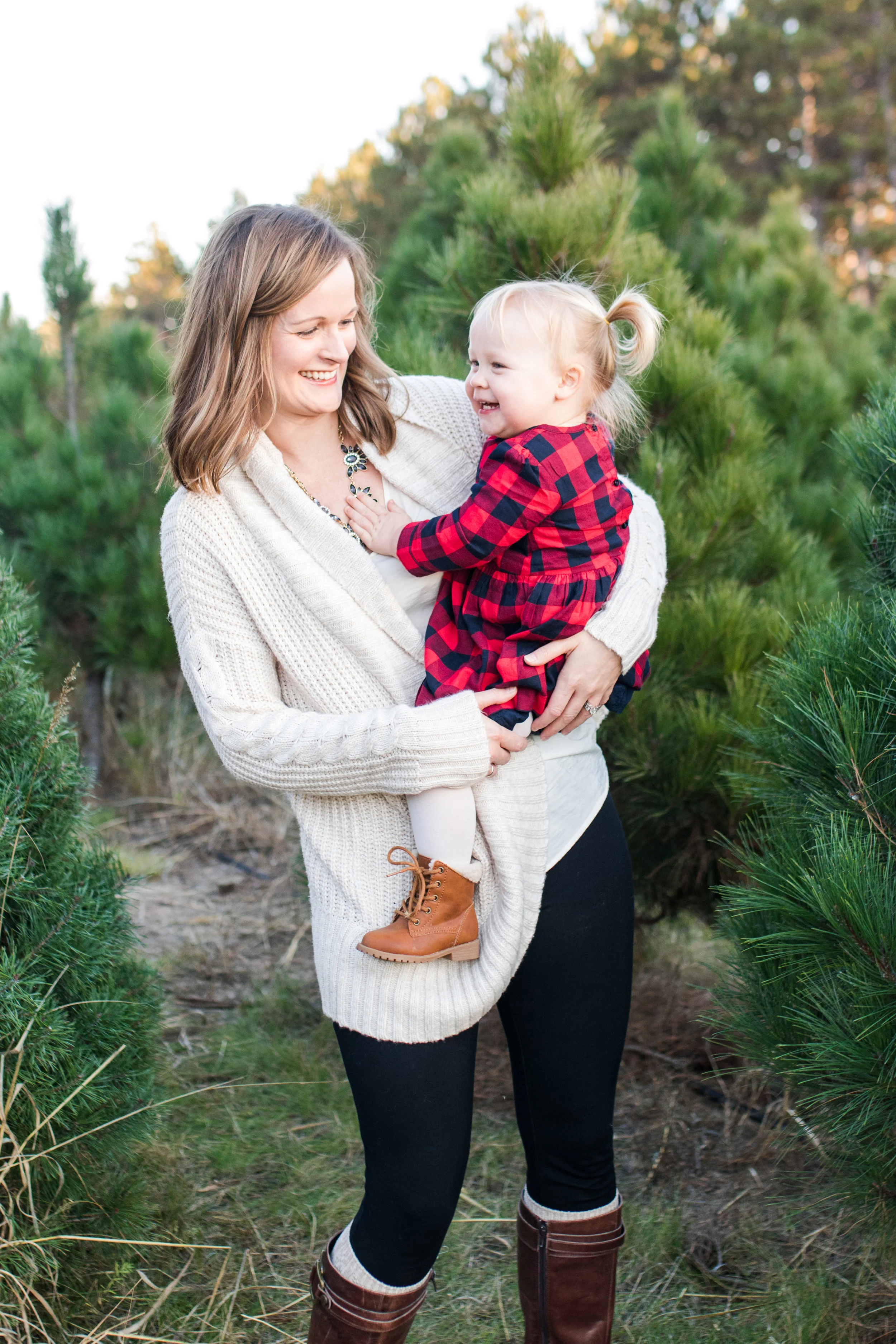 Bussler Mini Session - Hansen Tree Farm -Sabrina Reis Photography - Minneapolis -26.jpg