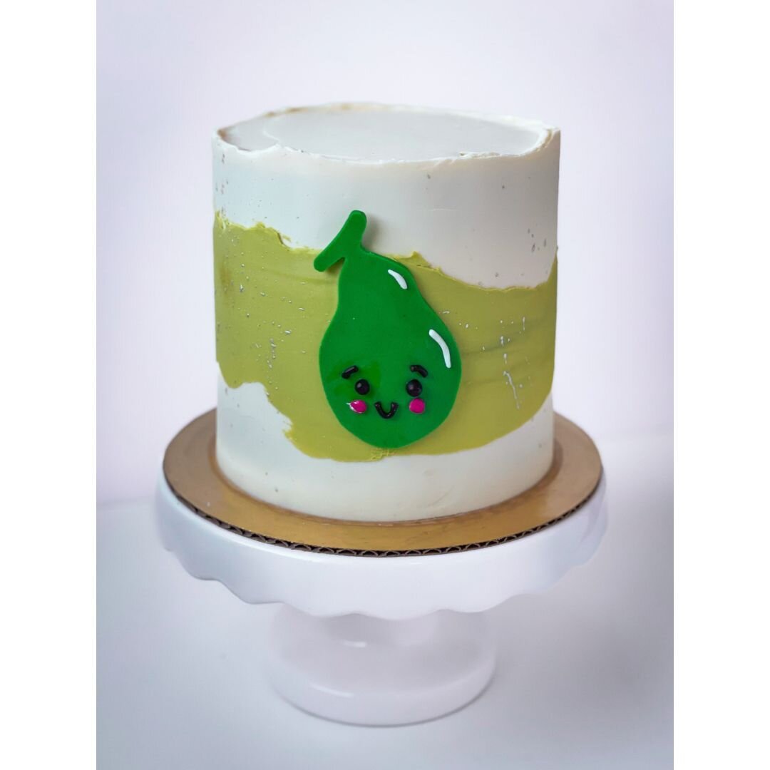 Cake #35 of 2023: Three layers of gluten free vanilla cake filled with salted caramel ganache, covered with my white chocolate buttercream and decorated with a happy-go-lucky gallbladder 😀⁠
.⁠
.⁠
.⁠
.⁠
.⁠
.⁠
.⁠
.⁠
.⁠
.⁠
.⁠
.⁠
.⁠
#betsybakes #food52 