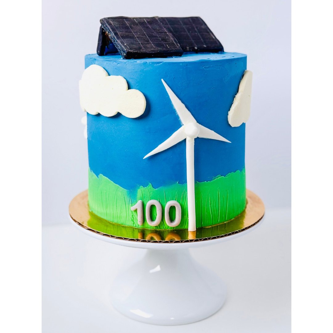 Cake #6 of 2025: Three layers of chocolate cake filled with a hostess-like creme and decorated for a special event at the Clean Energy Buyers Association conference ☀️⁠
.⁠
.⁠
.⁠
.⁠
.⁠
.⁠
.⁠
.⁠
.⁠
.⁠
.⁠
.⁠
.⁠
.⁠
#betsybakes #food52 #bakersofinstagram 