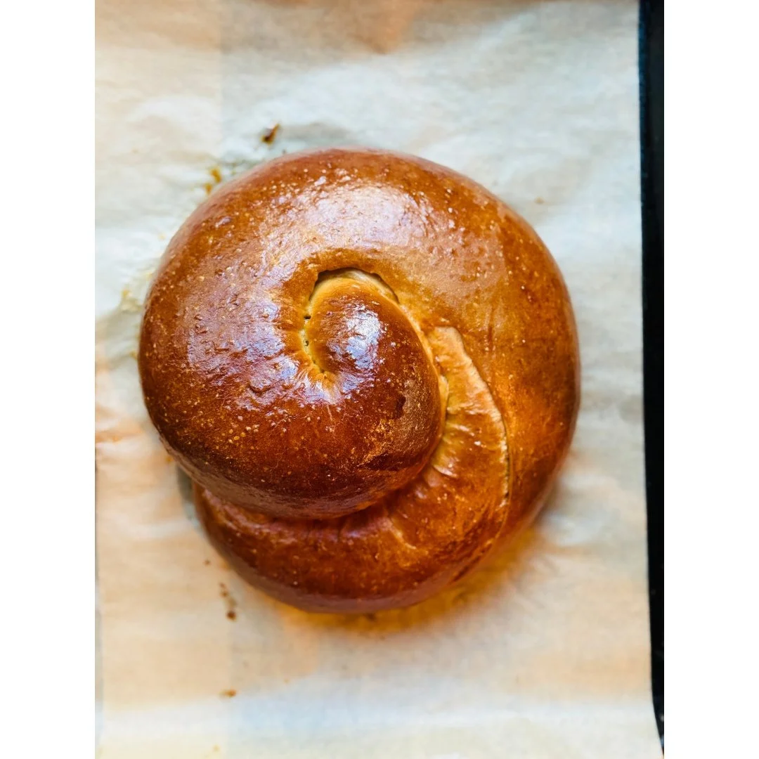 Shanah Tova - May the new year be filled with sweetness and joy ✡️
.
.
.
.
.
.
.
.
.
.
.
#betsybakes #food52 #bakersofinstagram #instabake #foodblogfeed #bakefromscratch #thebakefeed #feedfeed #f52grams #f52community @kingarthurflour #bakewithus #eat
