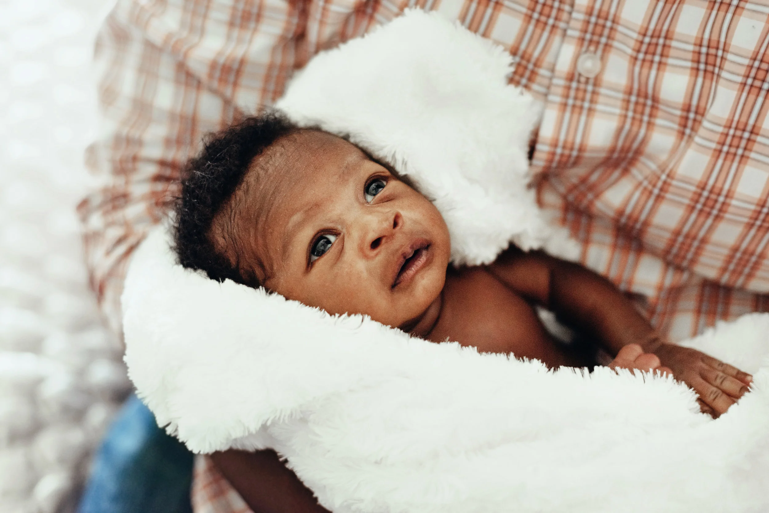 In-home Lifestyle New Life session { Rogers, Arkansas | Newborn Photography }