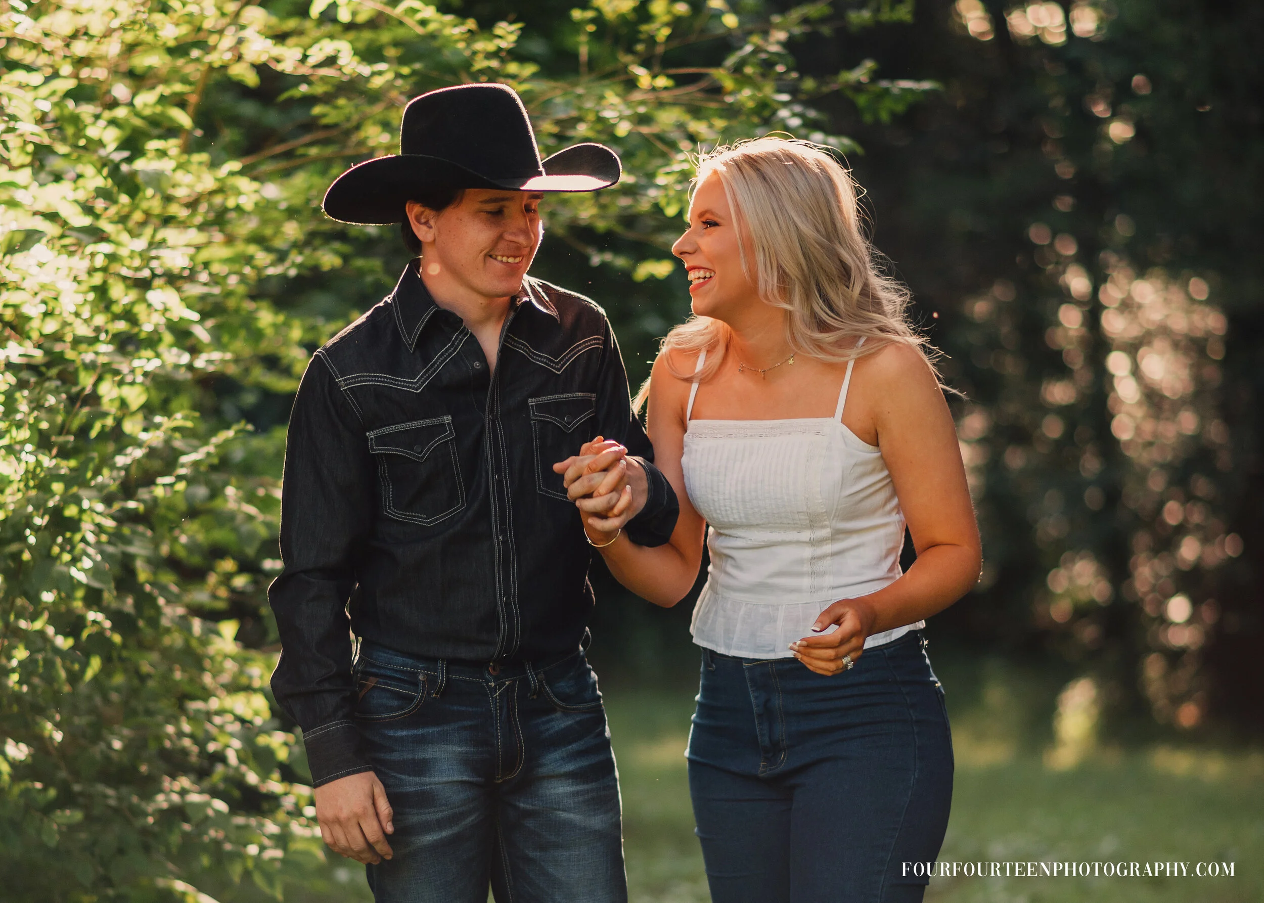 Logan + Jaycee { Fayetteville, Arkansas | Engagement Photography }