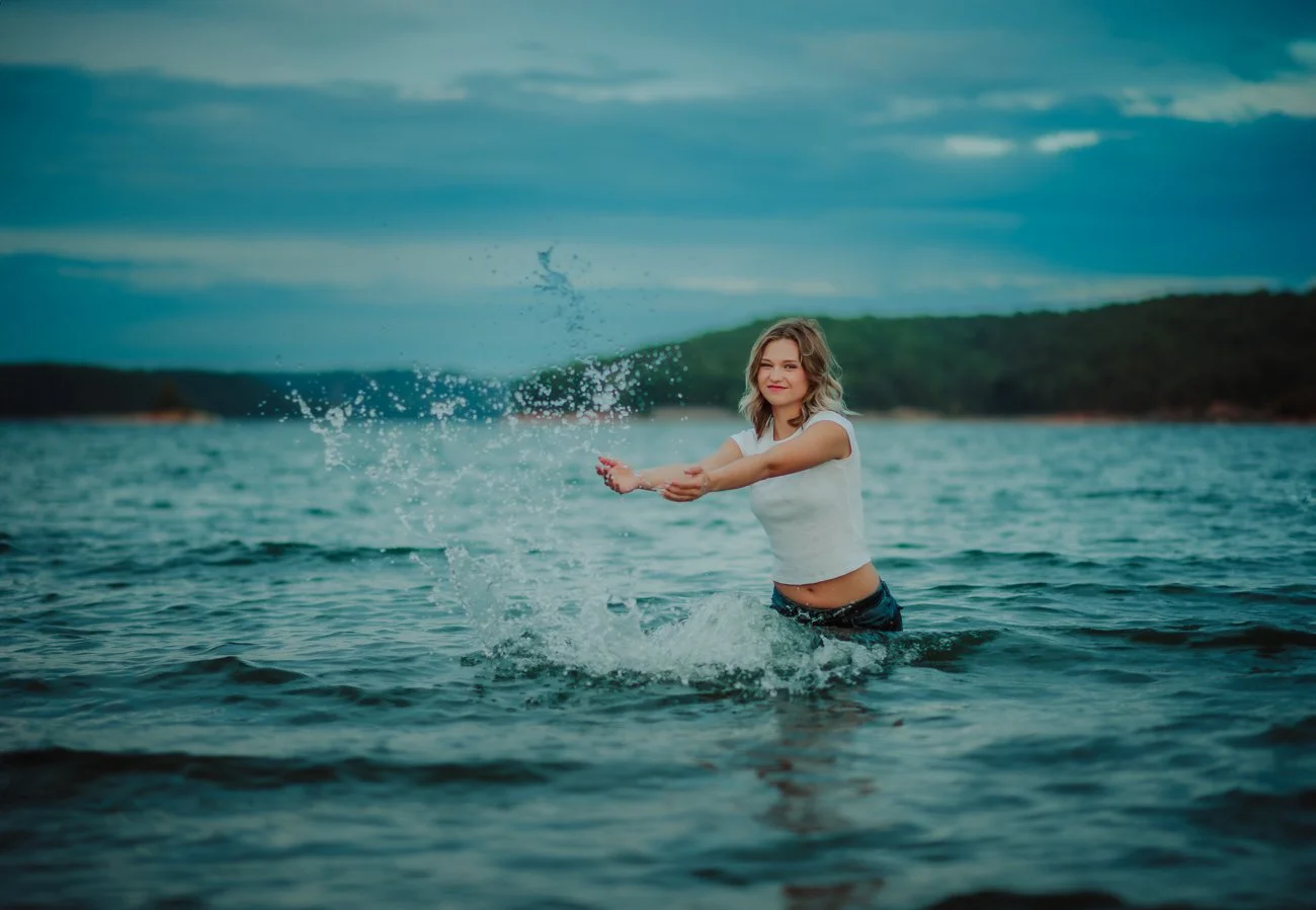 Makenzie { Beaver Lake, Arkansas &amp; Neosho, Missouri   | Senior Portraits }