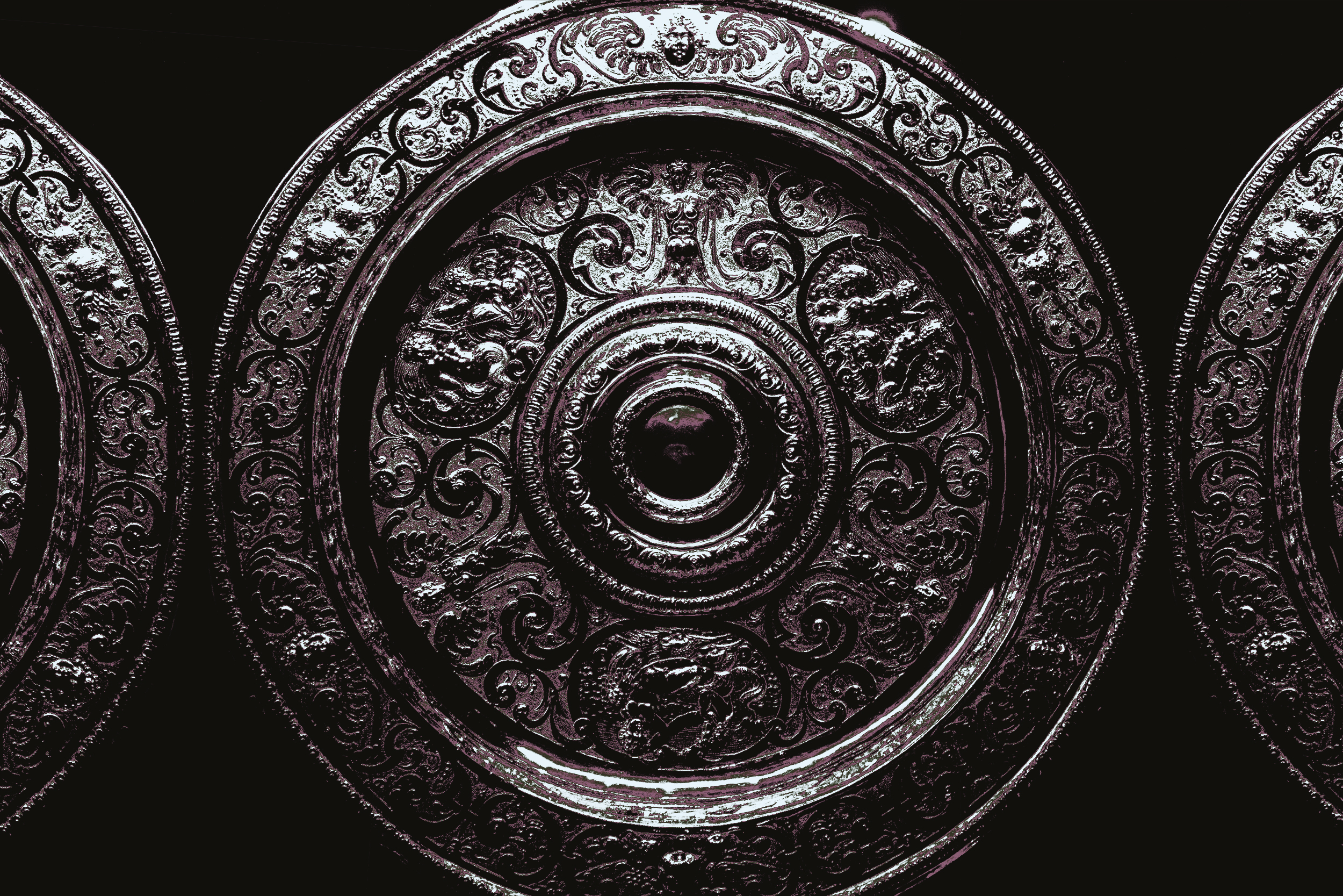 DUSK ESCUTCHEON