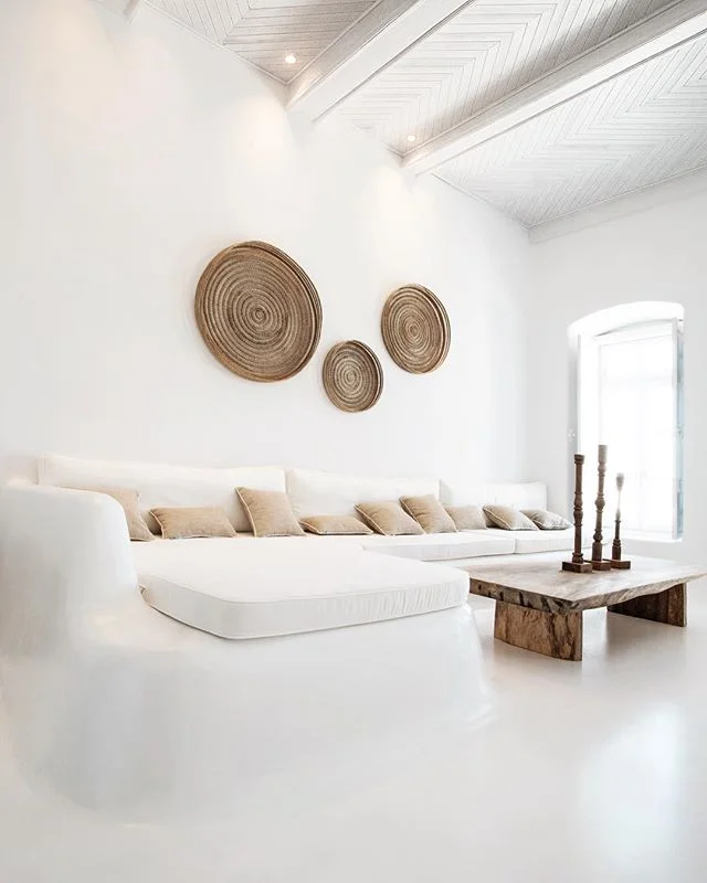 just completed ✌🏼🤩!! honoured to be the designer behind the refurbishment of one of the most historic residences in #Mykonos #Villakampani #aktikampani #mykonostown #bohointeriors #interiordesign #cycladic www.omniview.com  #Athens #Mykonos #Greece