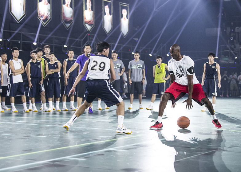 Nike-LED-basketball-court_dezeen_784_0.jpg