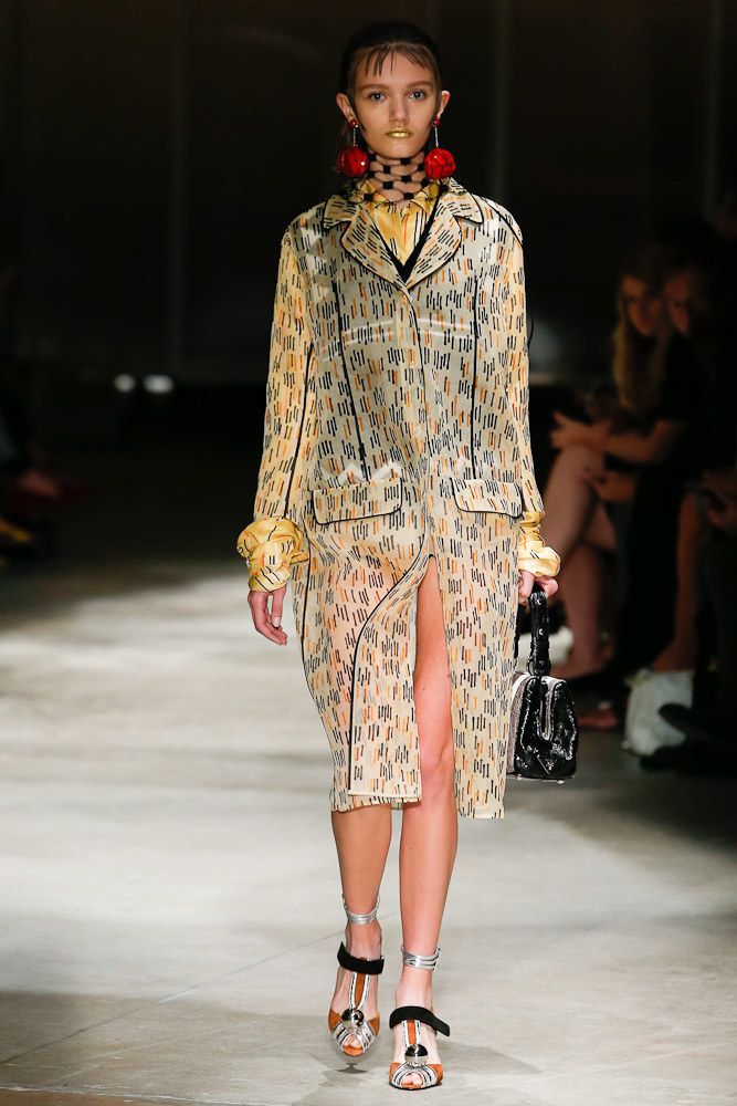 Prada, Spring 2016 Ready-to-Wear Collection Photos. Vogue.com