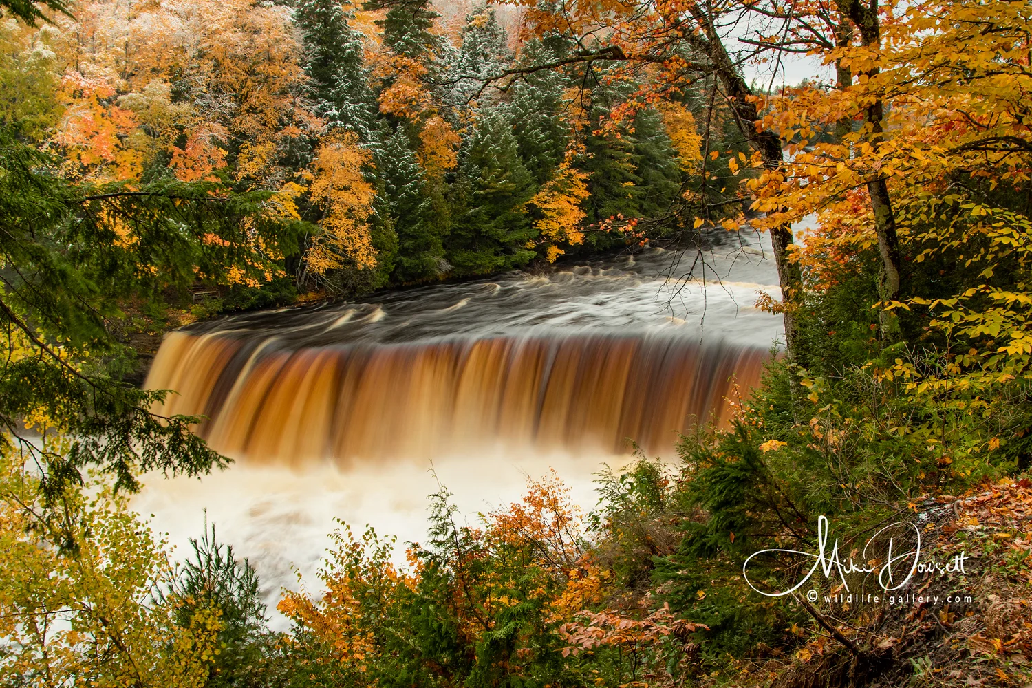 Tahquamenon Upper Falls in late Fall 2018