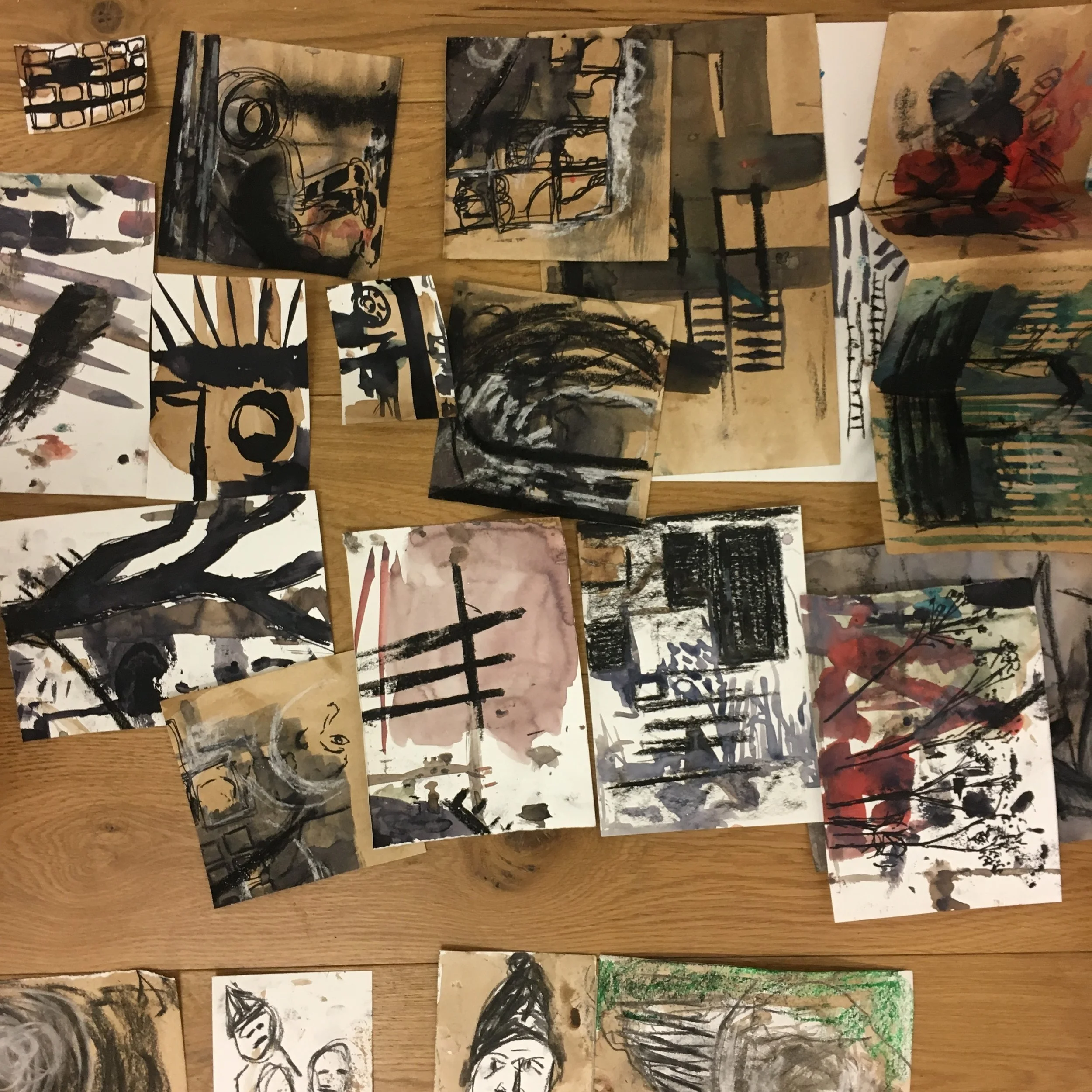  Elinor invited painter Hannah Turner-Duffin to lead a workshop as part of the 2016 Sketchbook Circle event.&nbsp; The participants continually drew from films exploring composition, mark-making and the development of atmosphere. 