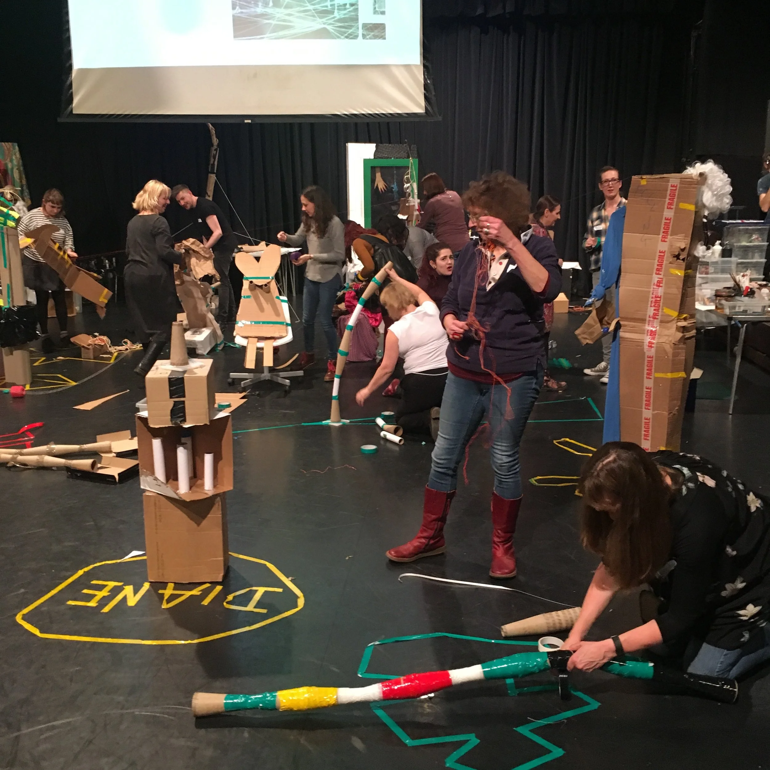  Elinor invited artist educator Ollie Briggs to lead a collaborative workshop as part of the Sketchbook Circle workshops at Gerald Moore Gallery in 2016.&nbsp; It was a chance for the artist educators to consider how they are all linked through the c