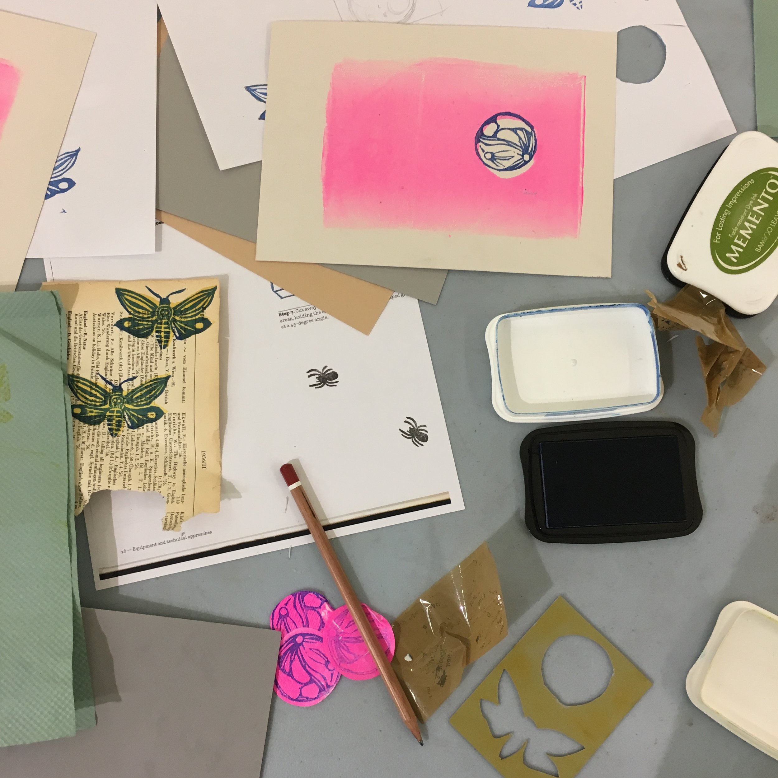 As part of the Sketchbook Circle event in 2016, Elinor invited artist Stephen Fowler to lead an workshop exploring the art of rubber stamping. 