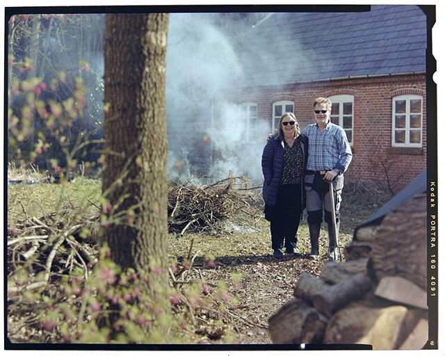 #amuseme #largeformat #kodakportra160 #4x5film #4x5photography #portraitphotography #posing #keepﬁlmalive
#ilovefilmphotography Final result. Allan Christensen and his wife.
