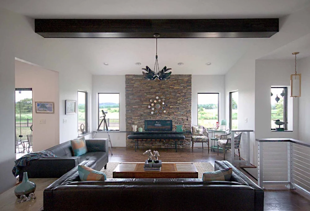 livingroom-straight083116.jpg