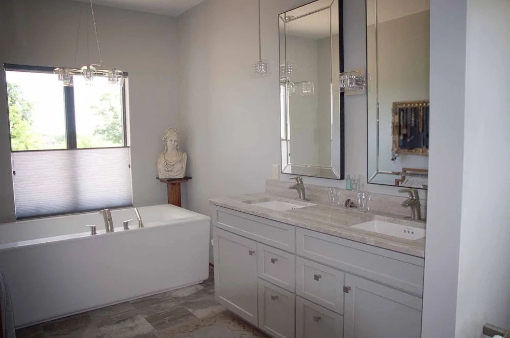 R-master-bath083116.jpg