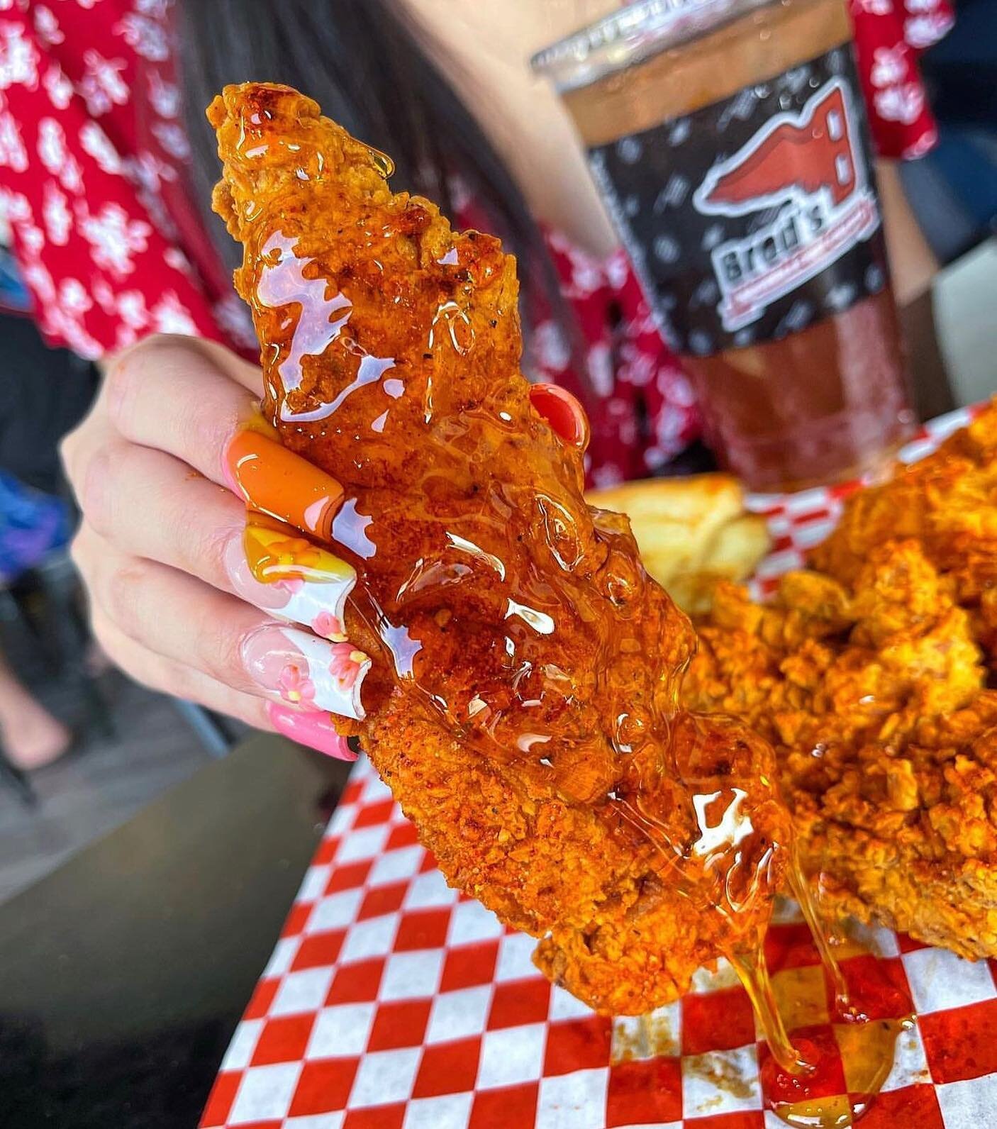 Take your @bredhotchicken game to the next level by dipping in some HNY HONEY on the side 🤩🍯

We are so excited to announce that you can find HNY Honey @bredhotchicken locations 🥳

#bredhotchicken #foodtrucks #chickenandhoney #allnatural #rawhoney